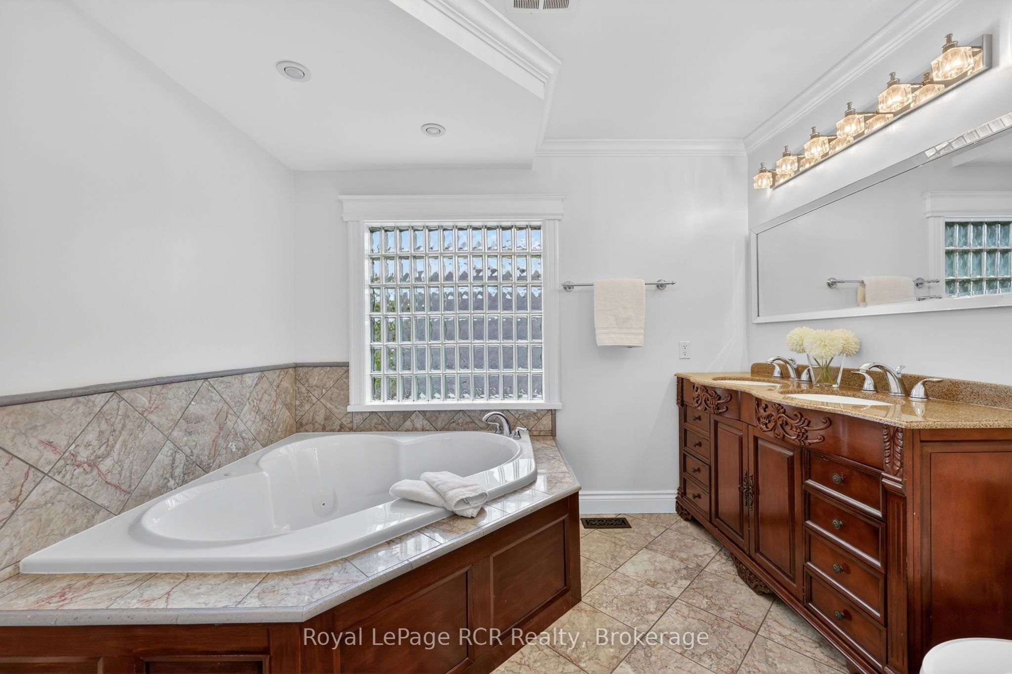 53 Broadview Street Property Photo 38