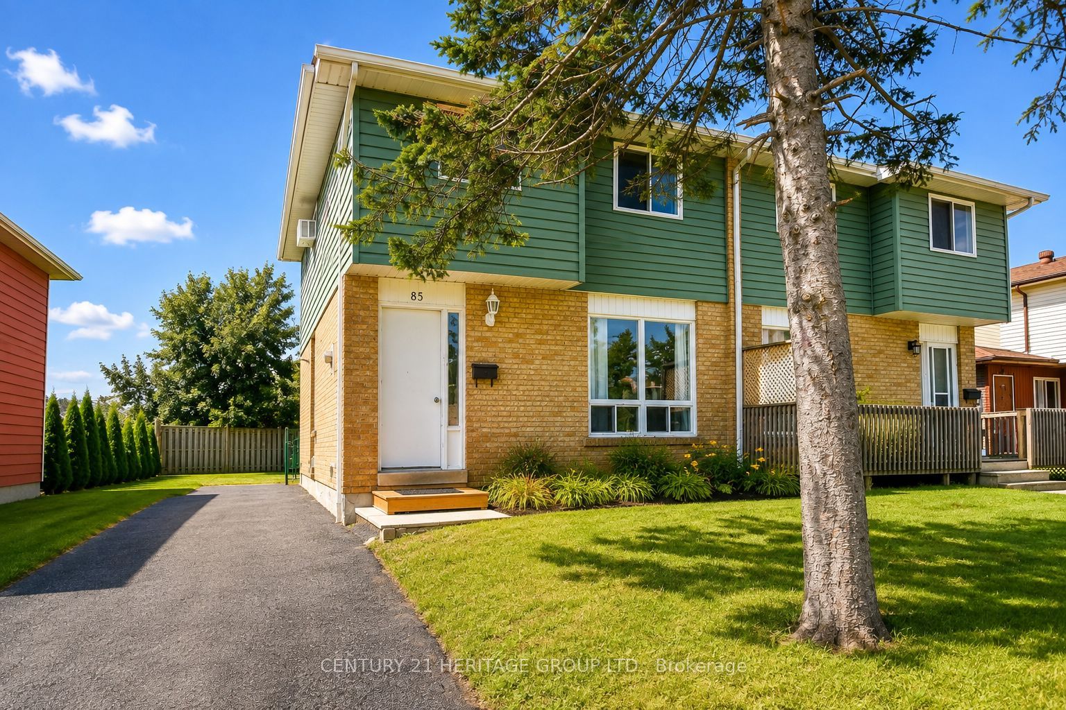 85 Chaucer Crescent Property Photo 1