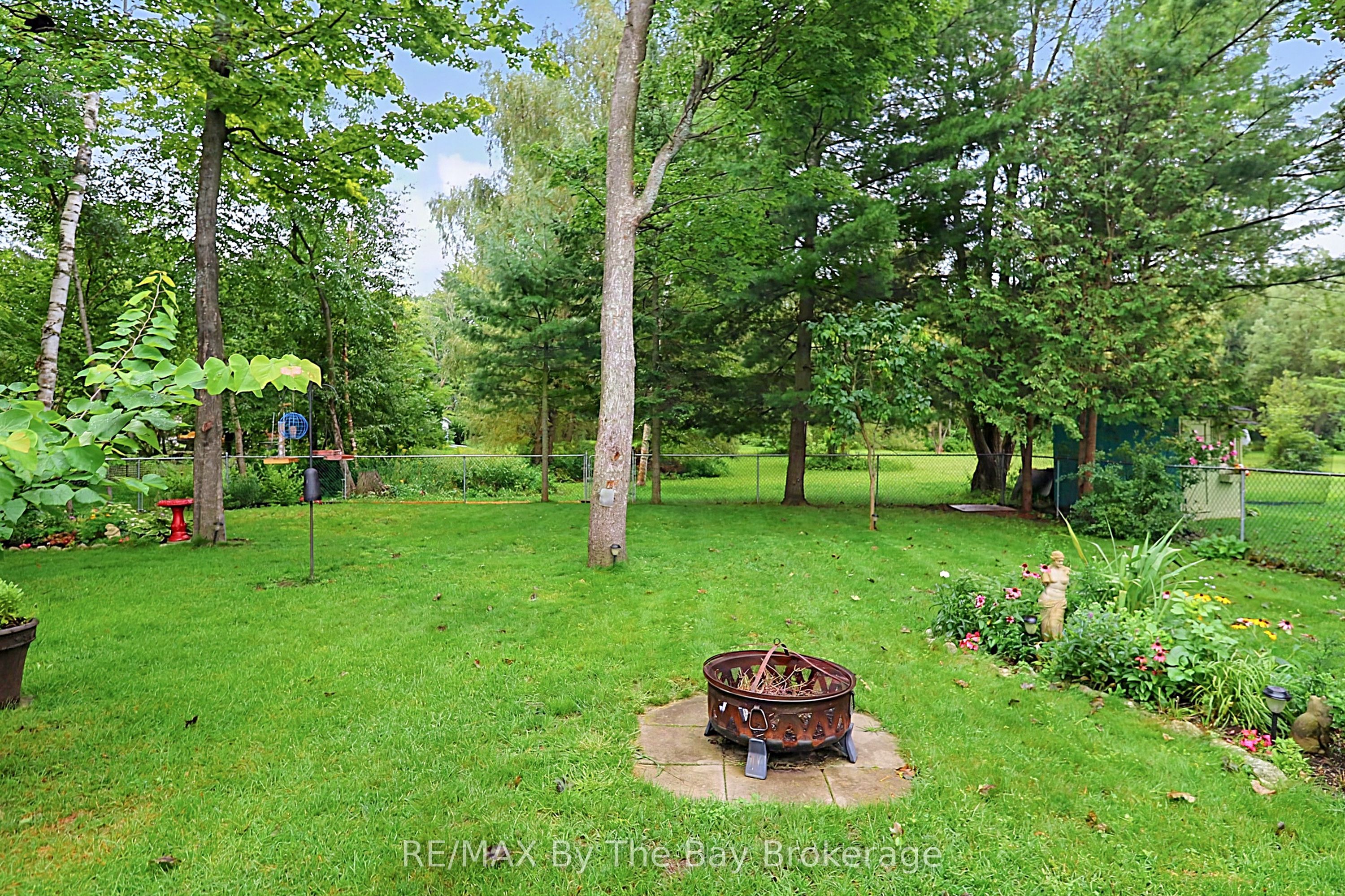 49 Royal Beech Drive Property Photo 3