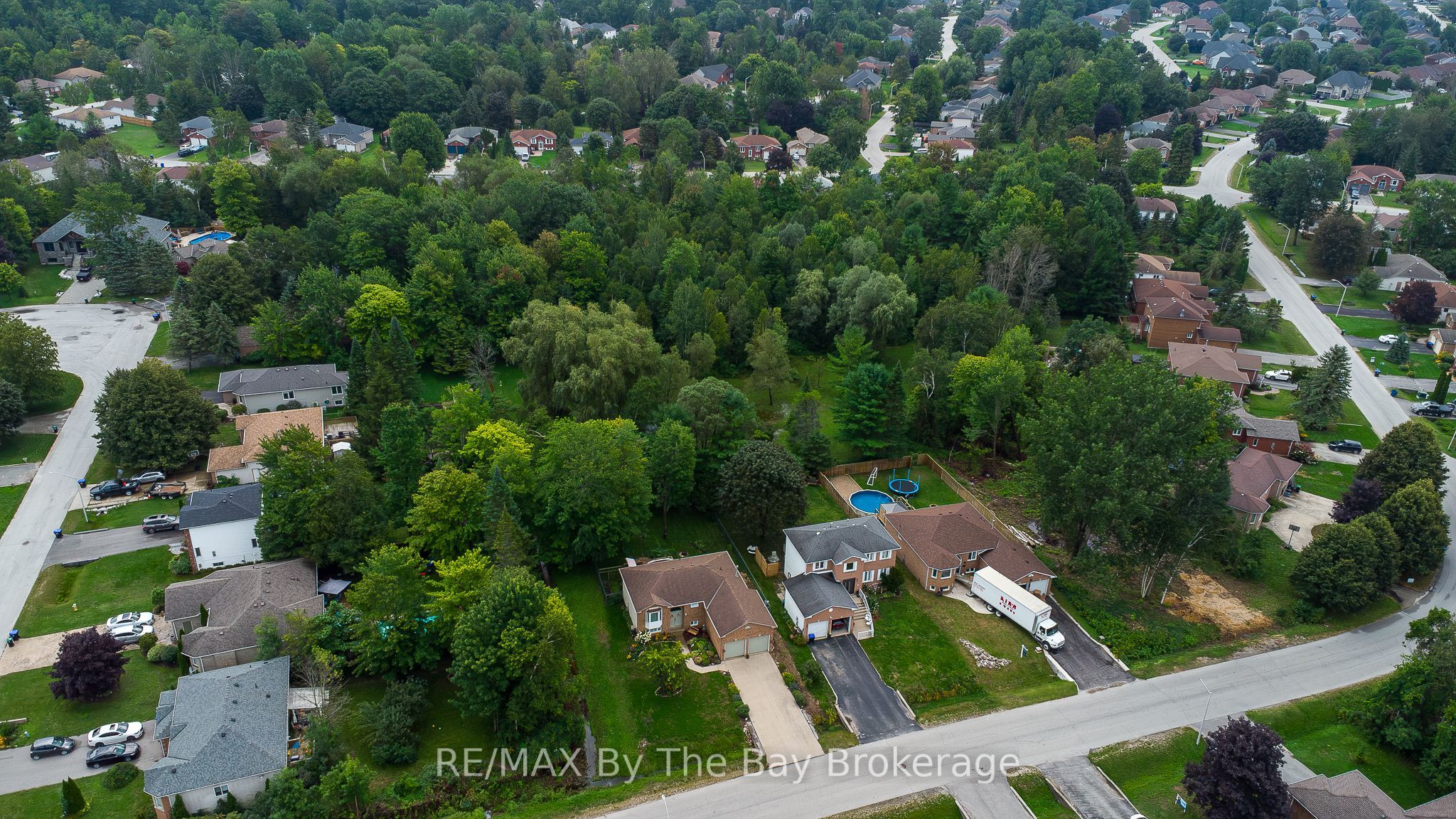 49 Royal Beech Drive Property Photo 5