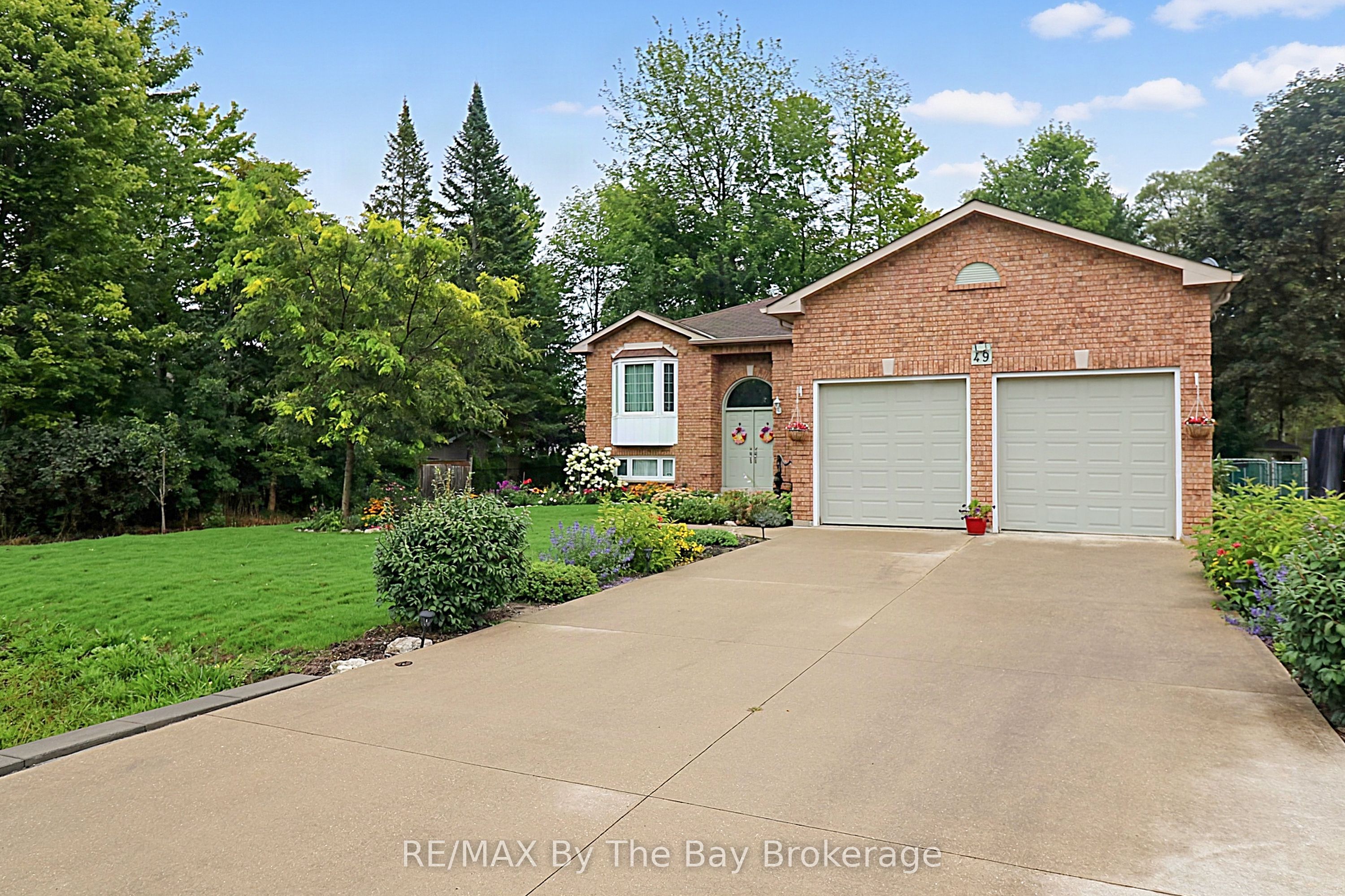 49 Royal Beech Drive Property Photo 9