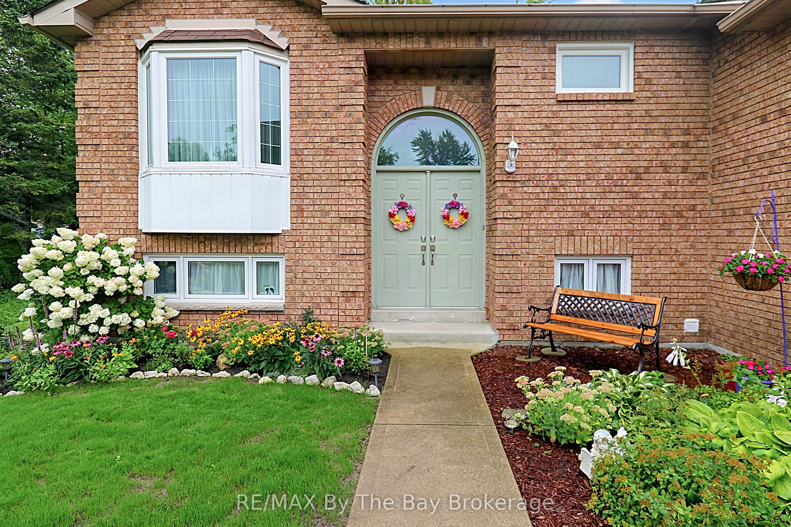 49 Royal Beech Drive Property Photo 11
