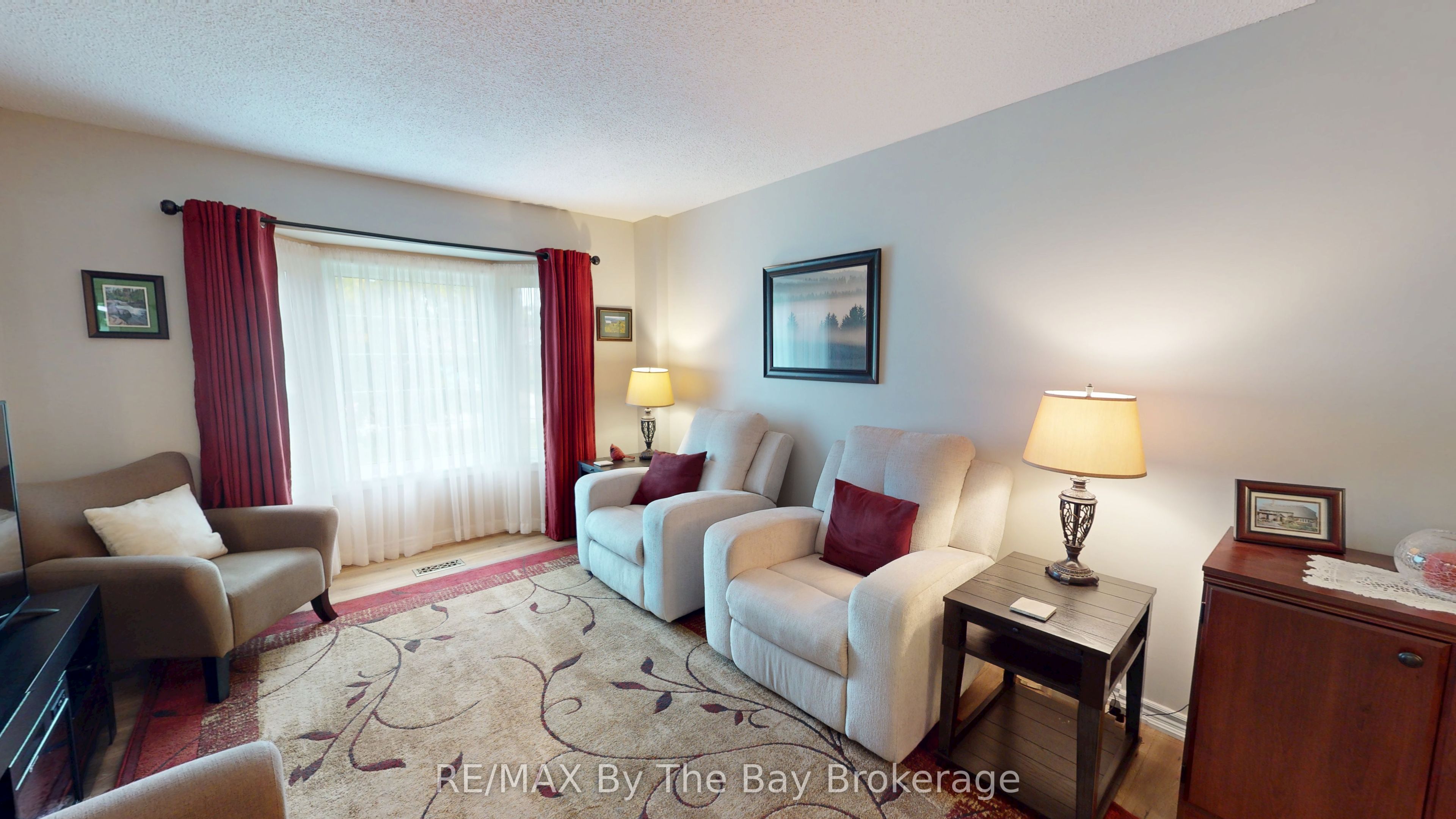49 Royal Beech Drive Property Photo 14