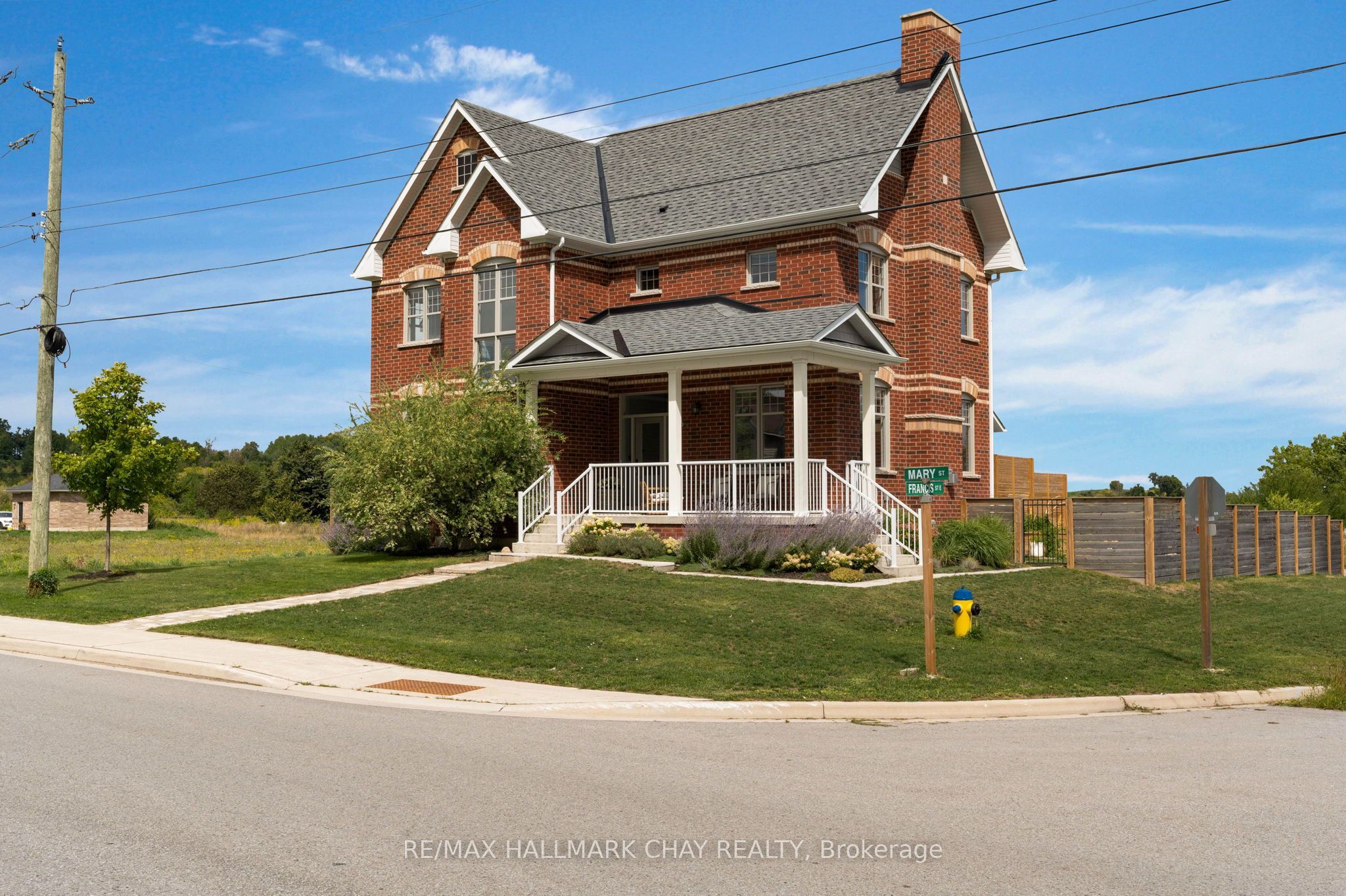46 Francis Street E Property Photo 1