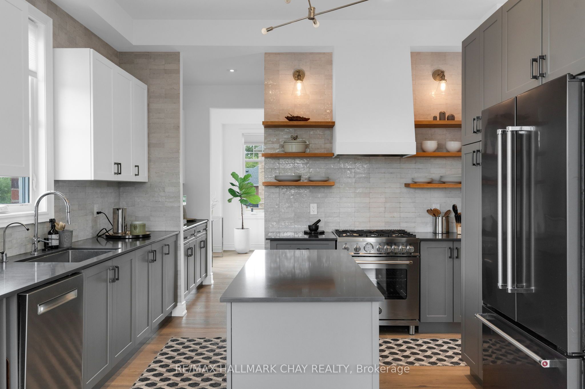 46 Francis Street E Property Photo 10