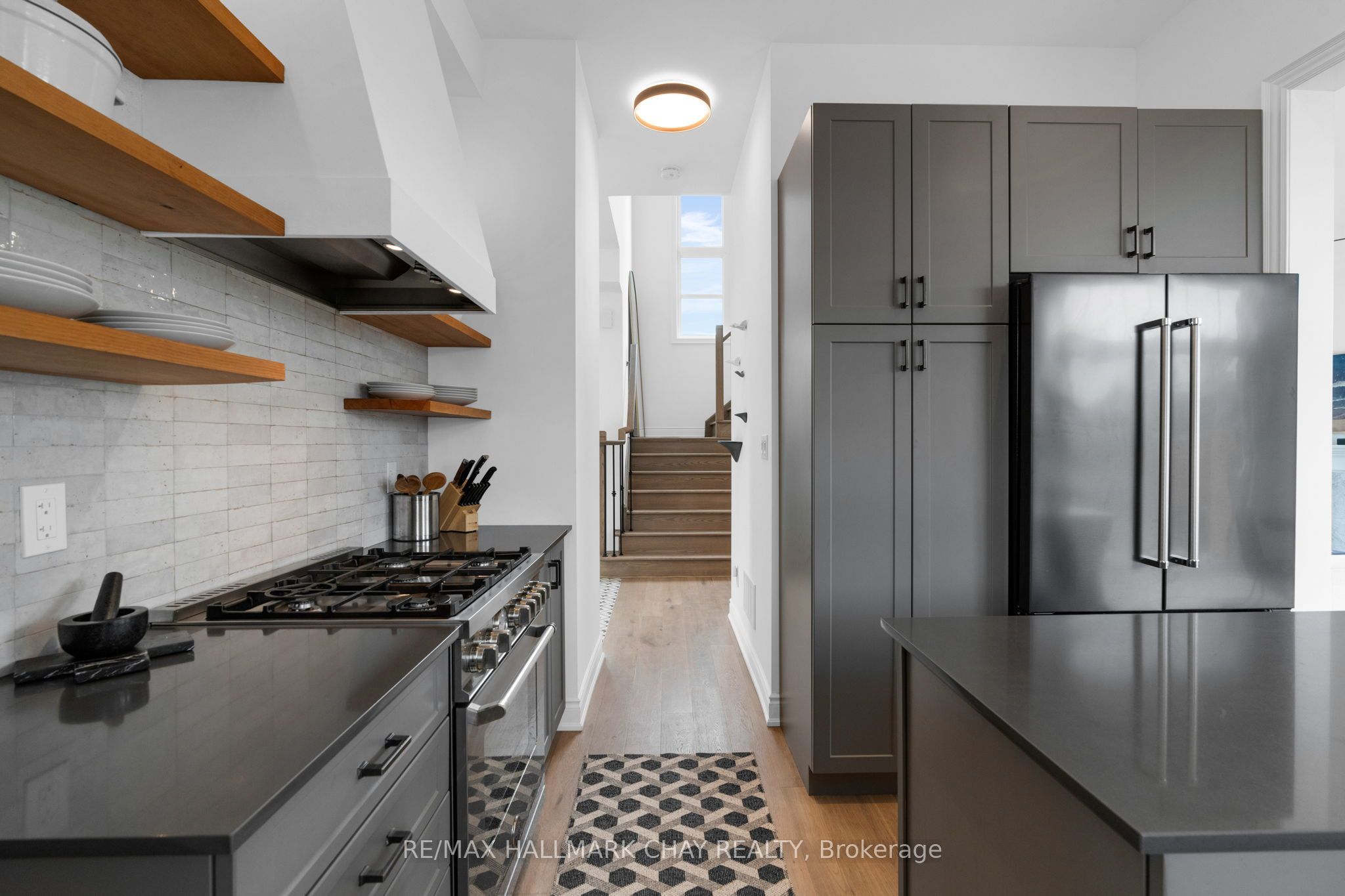 46 Francis Street E Property Photo 13