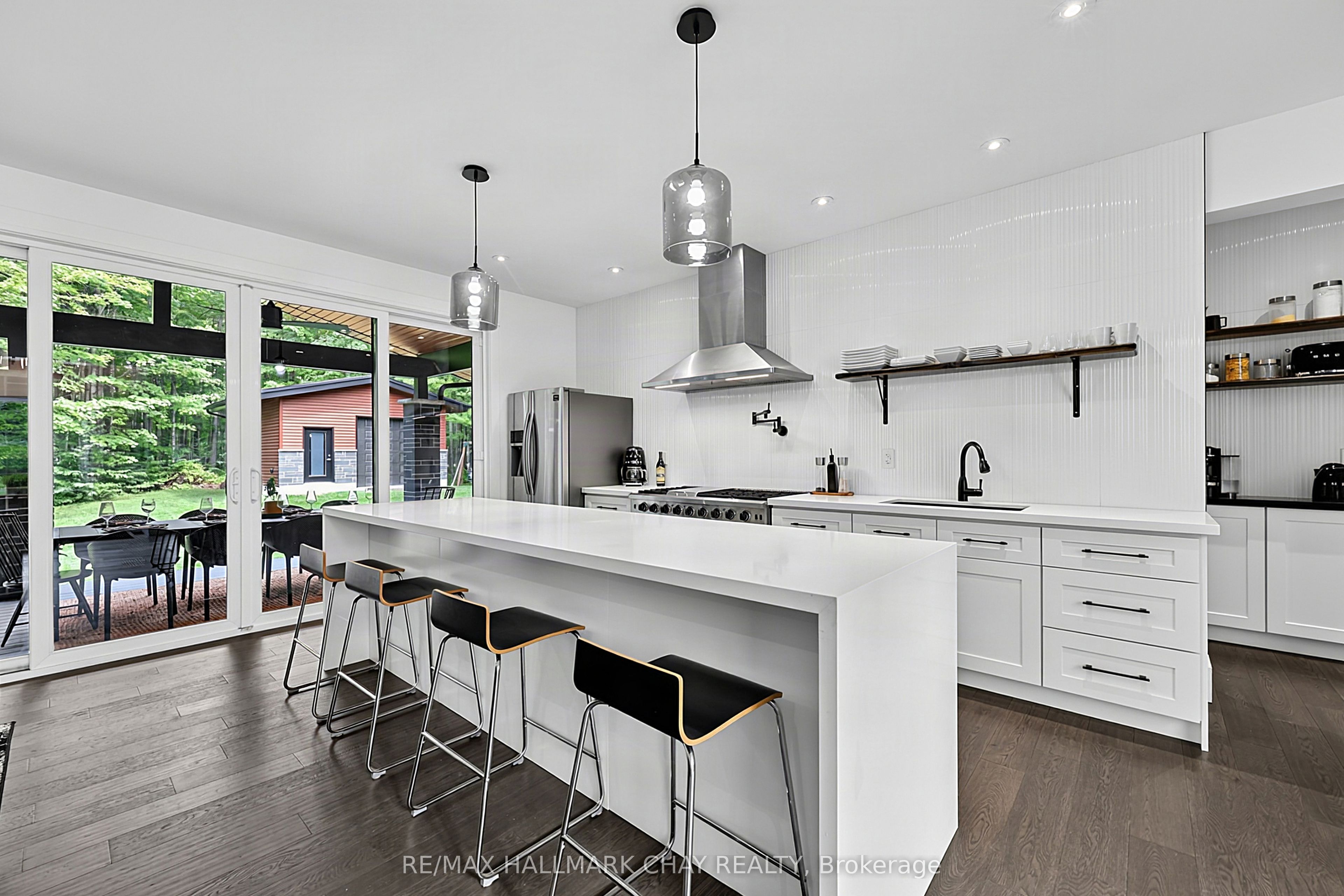 4775 Line 11 N Property Photo 8