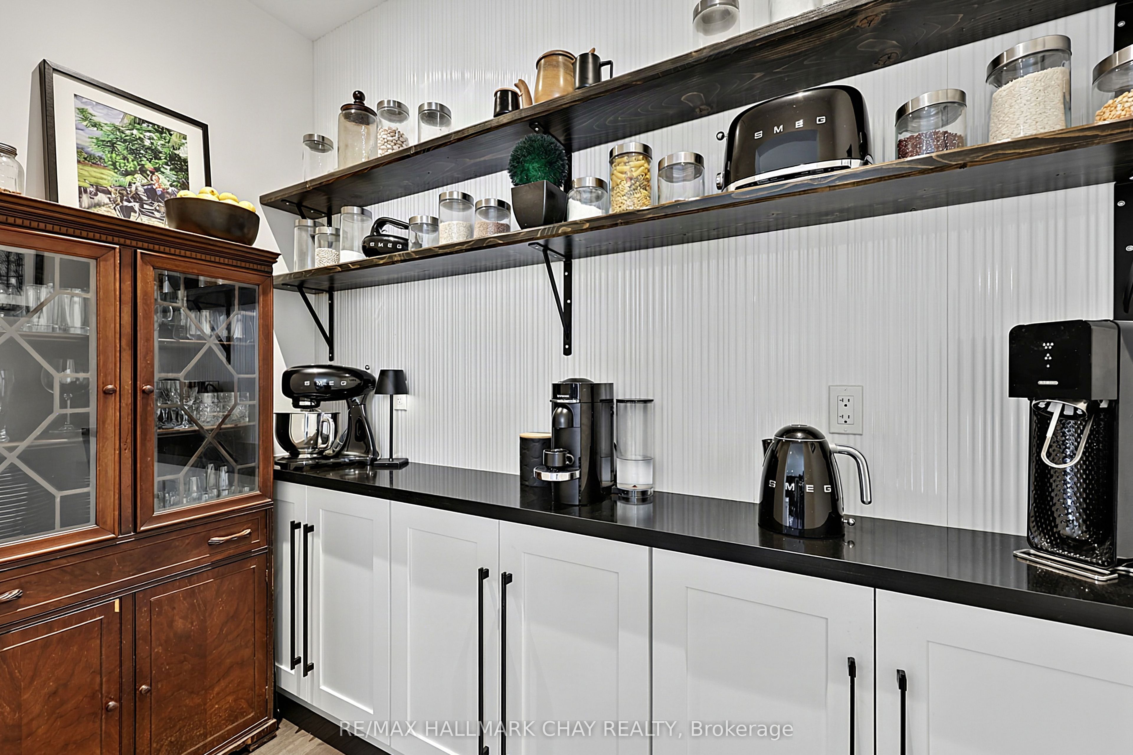 4775 Line 11 N Property Photo 11