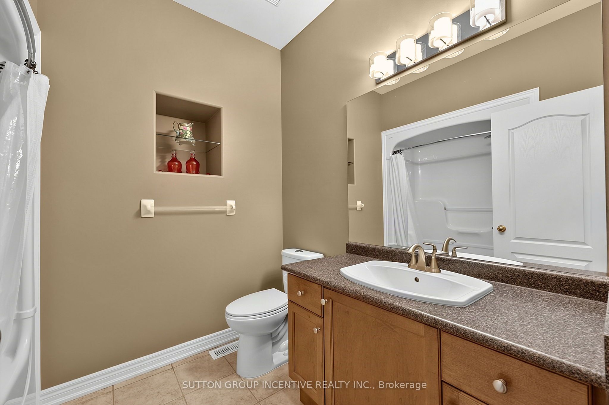 102 Cumming Drive Property Photo 34
