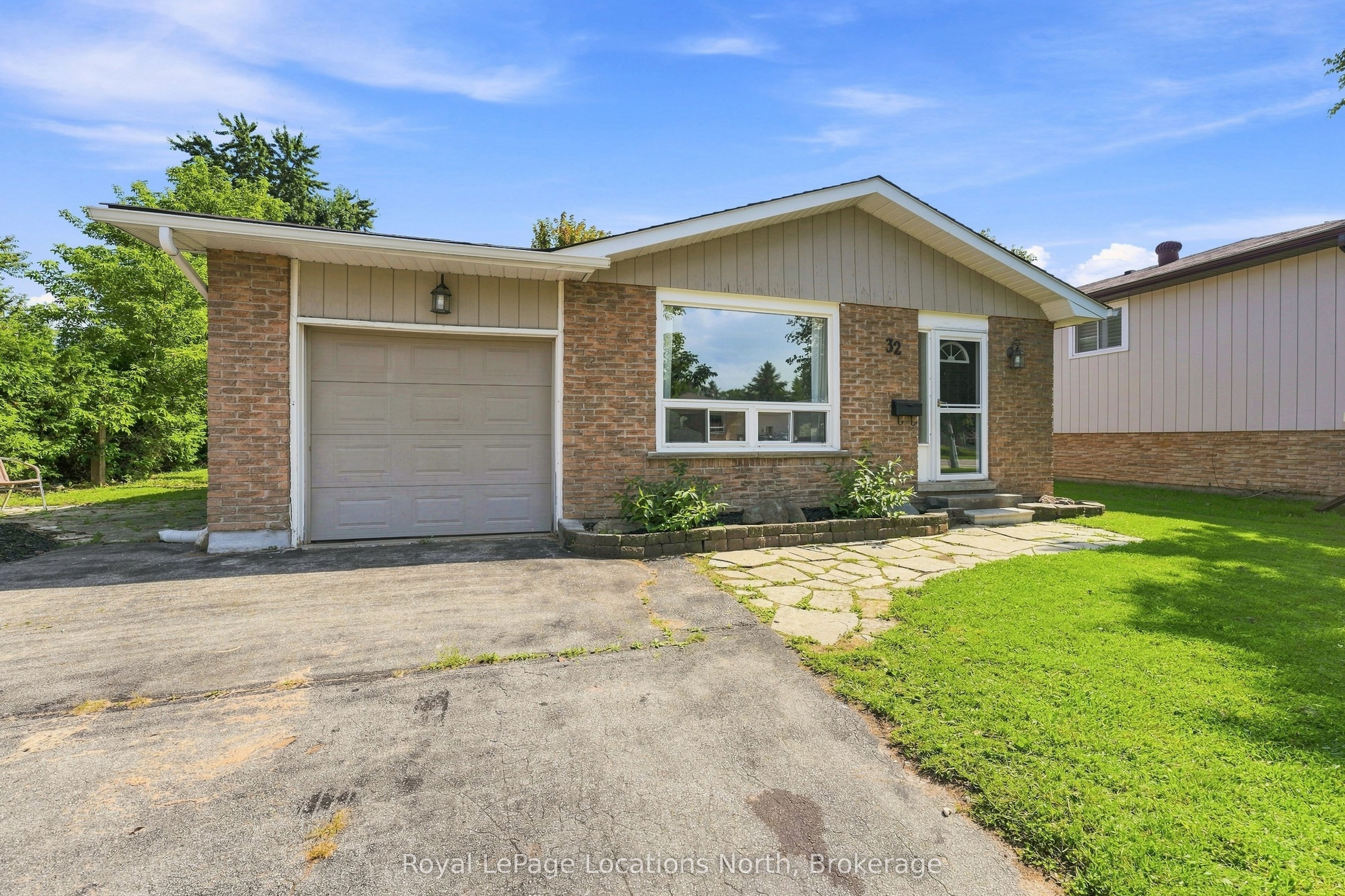 32 Courtice Crescent Property Photo 1