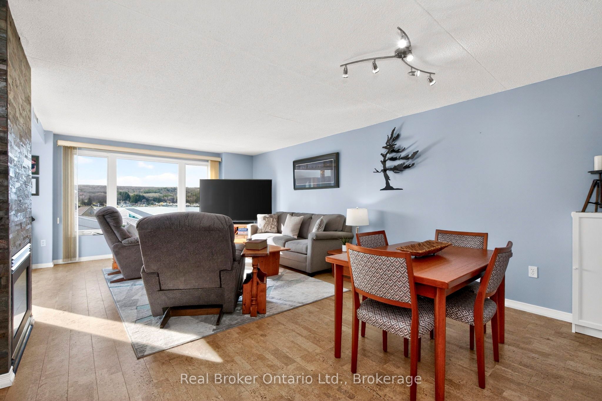 11 Beck Boulevard 402 Property Photo 9