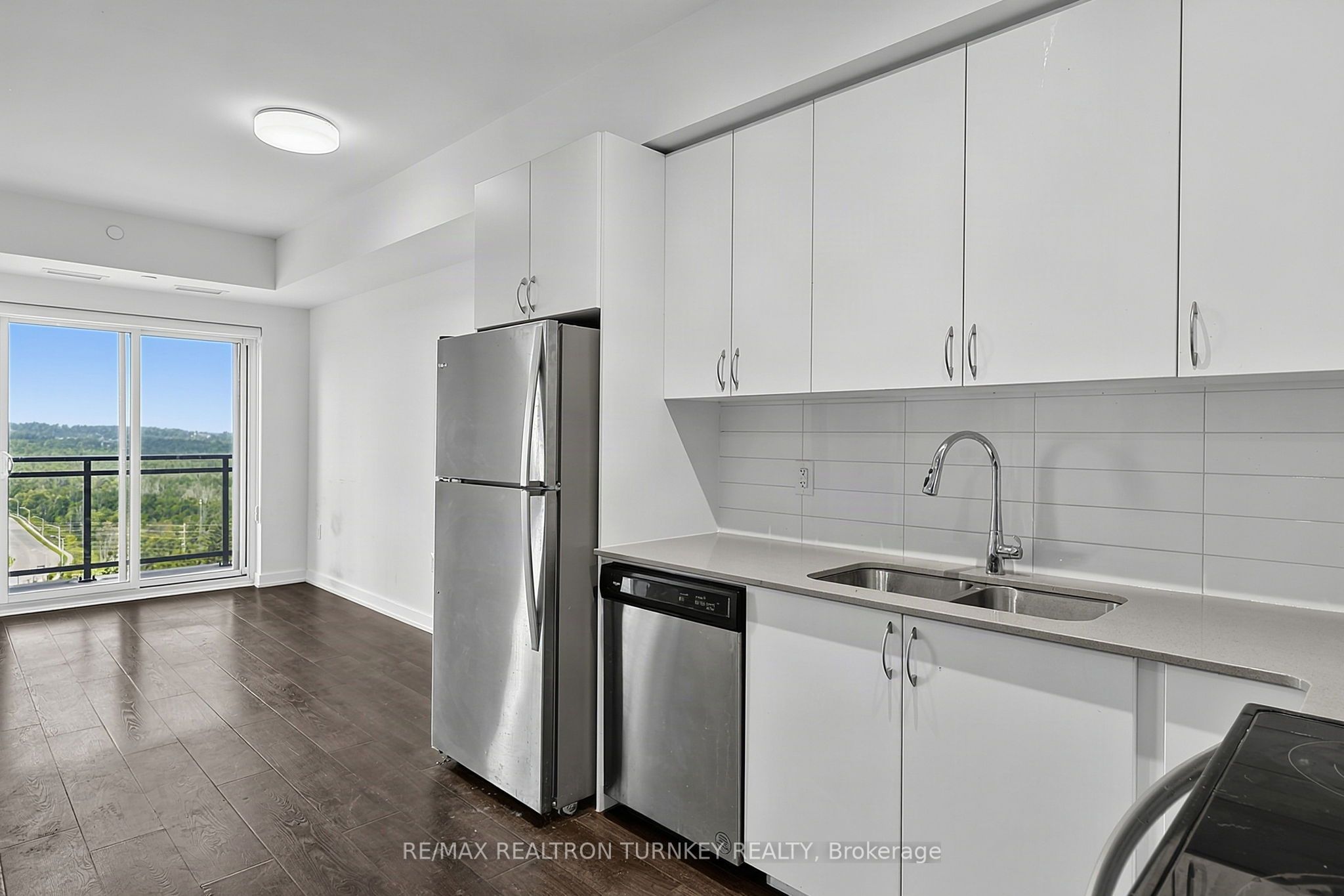 56 Lakeside Terrace 1202 Property Photo 7