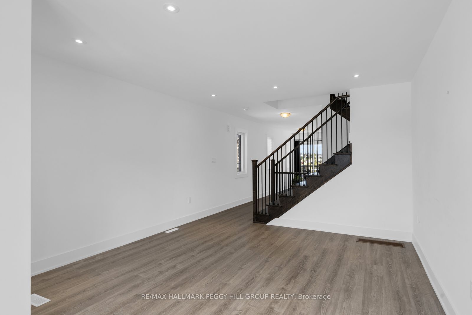 30 Pumpkin Corner Crescent Property Photo 6
