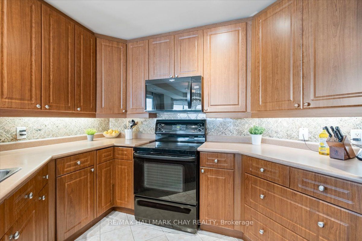 2 Toronto Street 1411 Property Photo 17