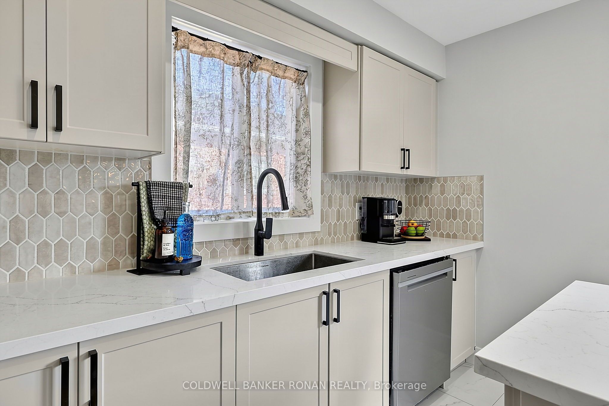 99 Ruffet Drive Property Photo 11