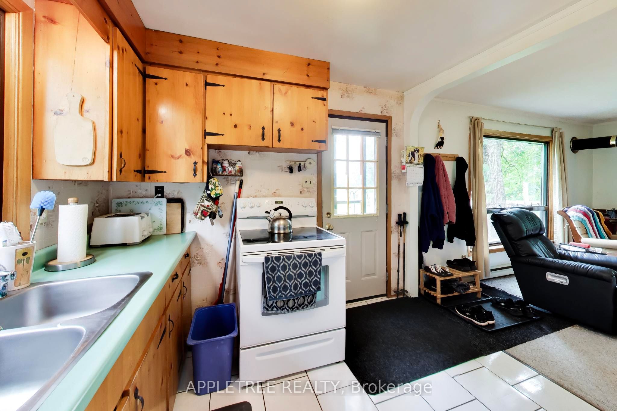6171 Sheba Drive Property Photo 7