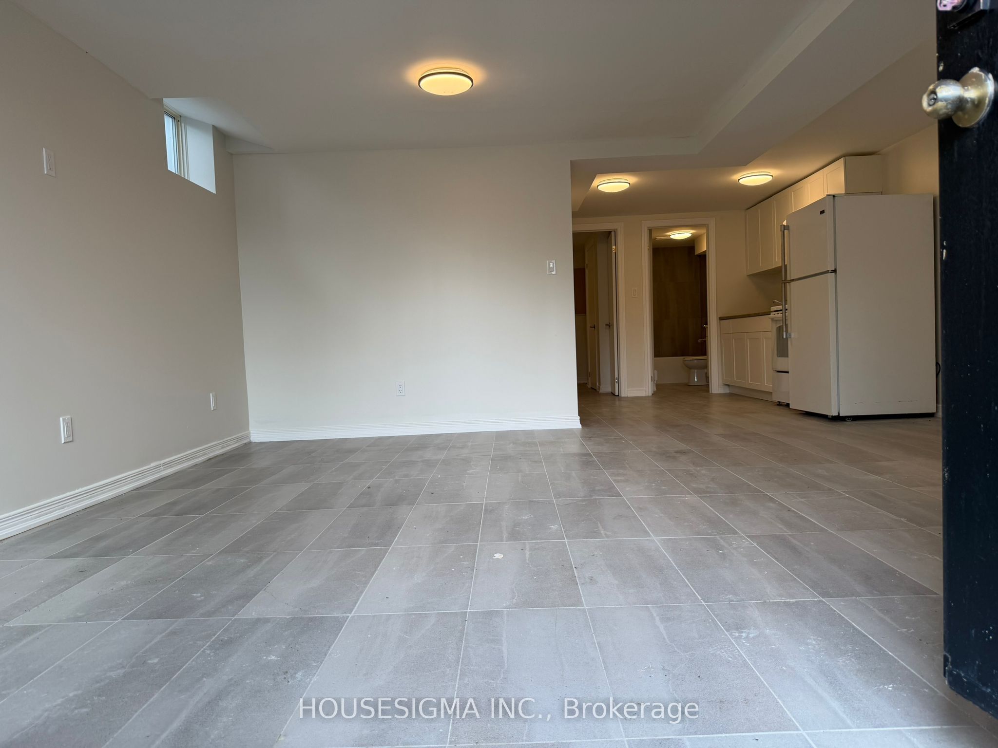 28 West Street N Lower Level Unit Property Photo 4