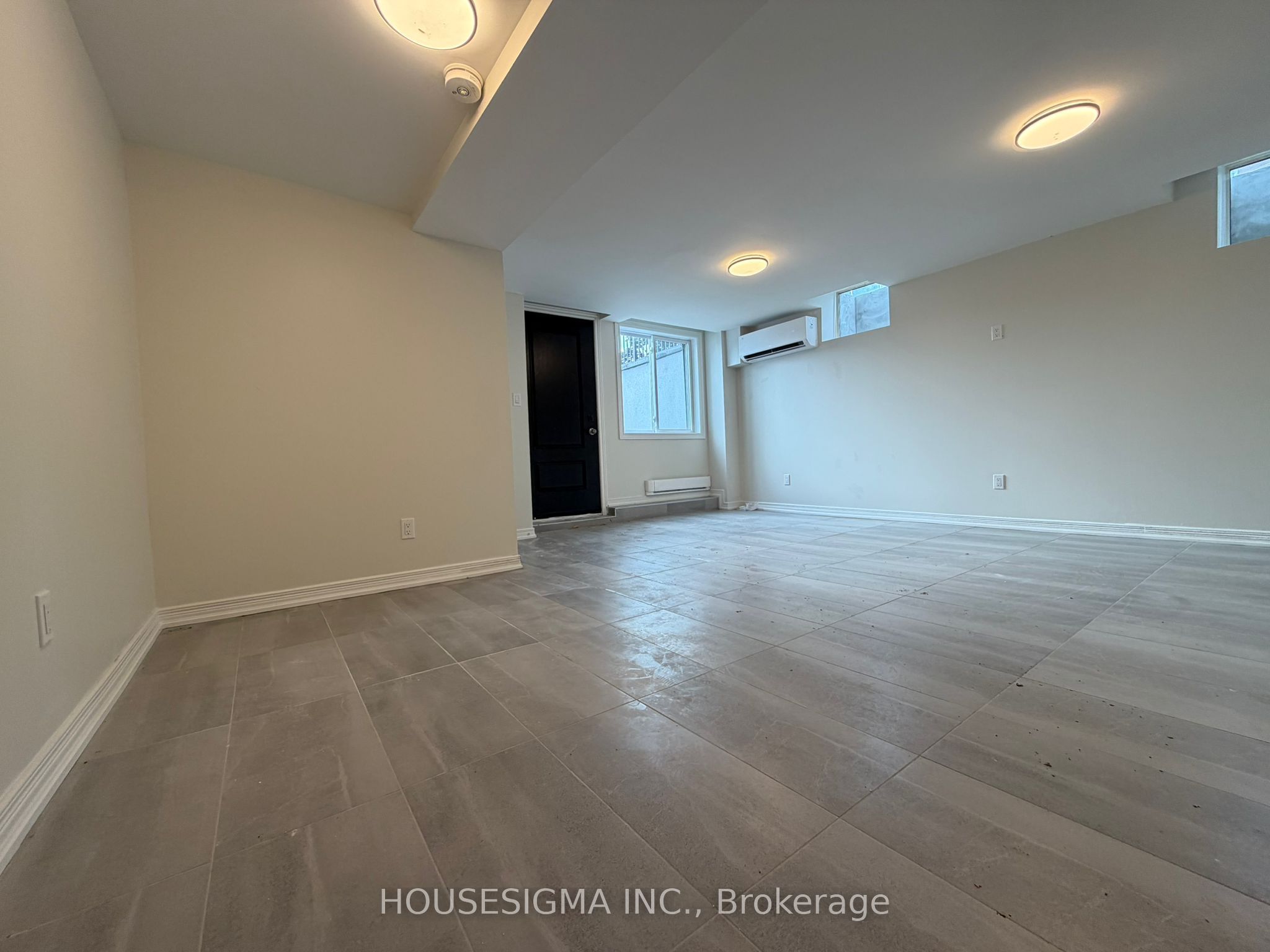 28 West Street N Lower Level Unit Property Photo 6