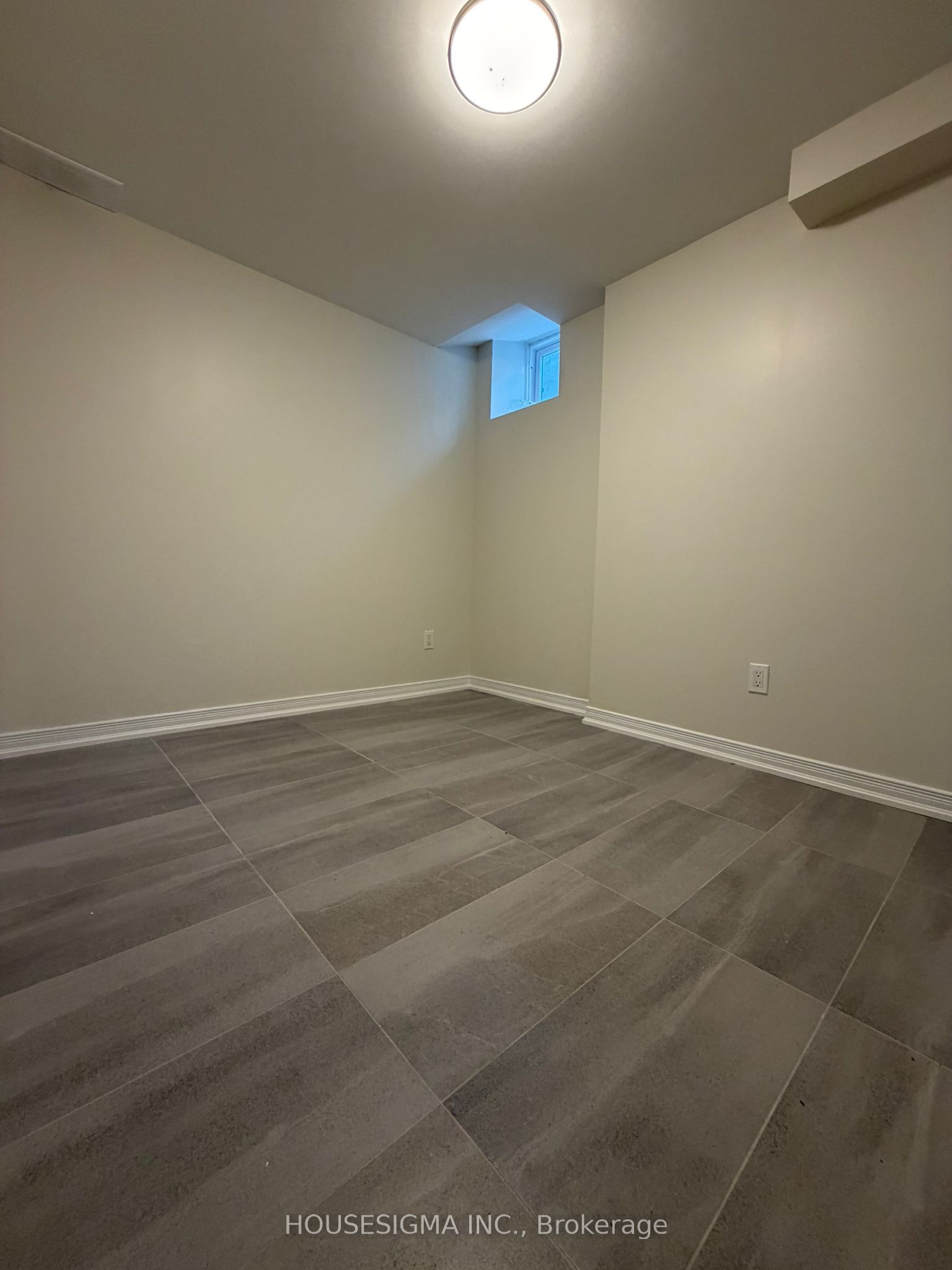 28 West Street N Lower Level Unit Property Photo 15