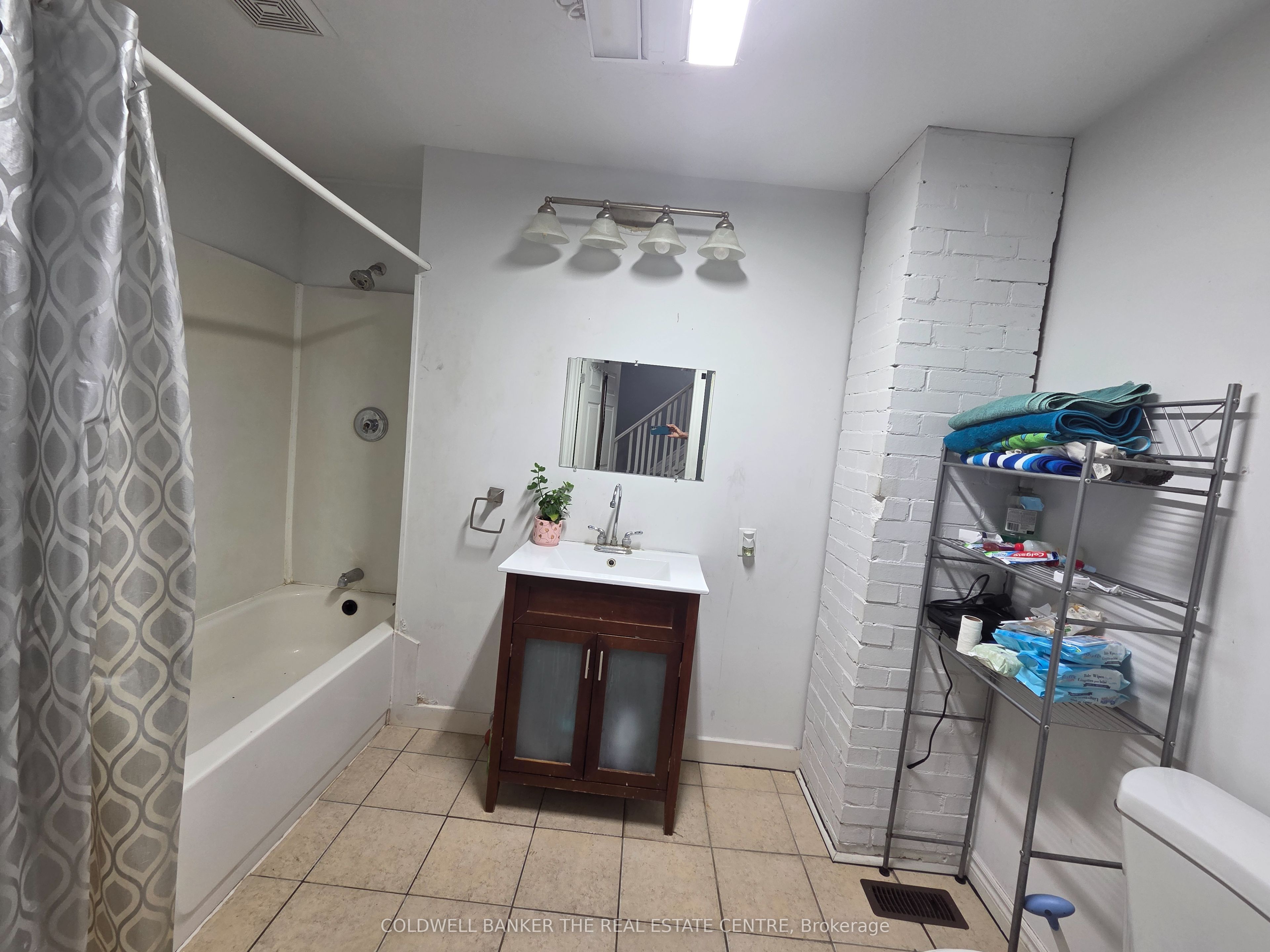 119a Henry Street Property Photo 6