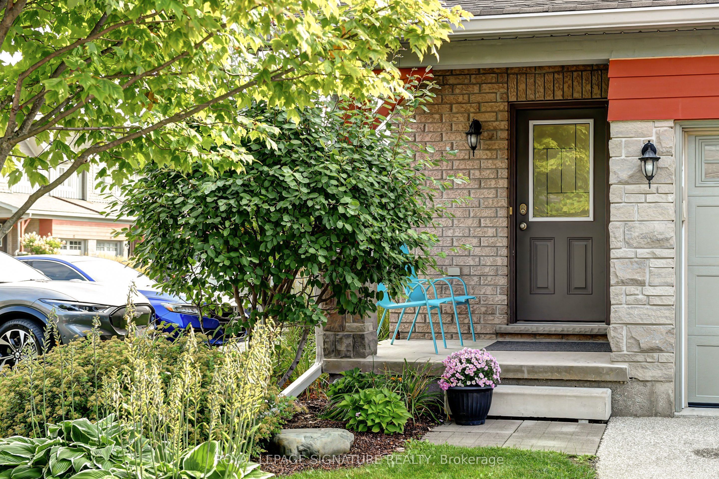 23 Silver Glen Boulevard Property Photo 2