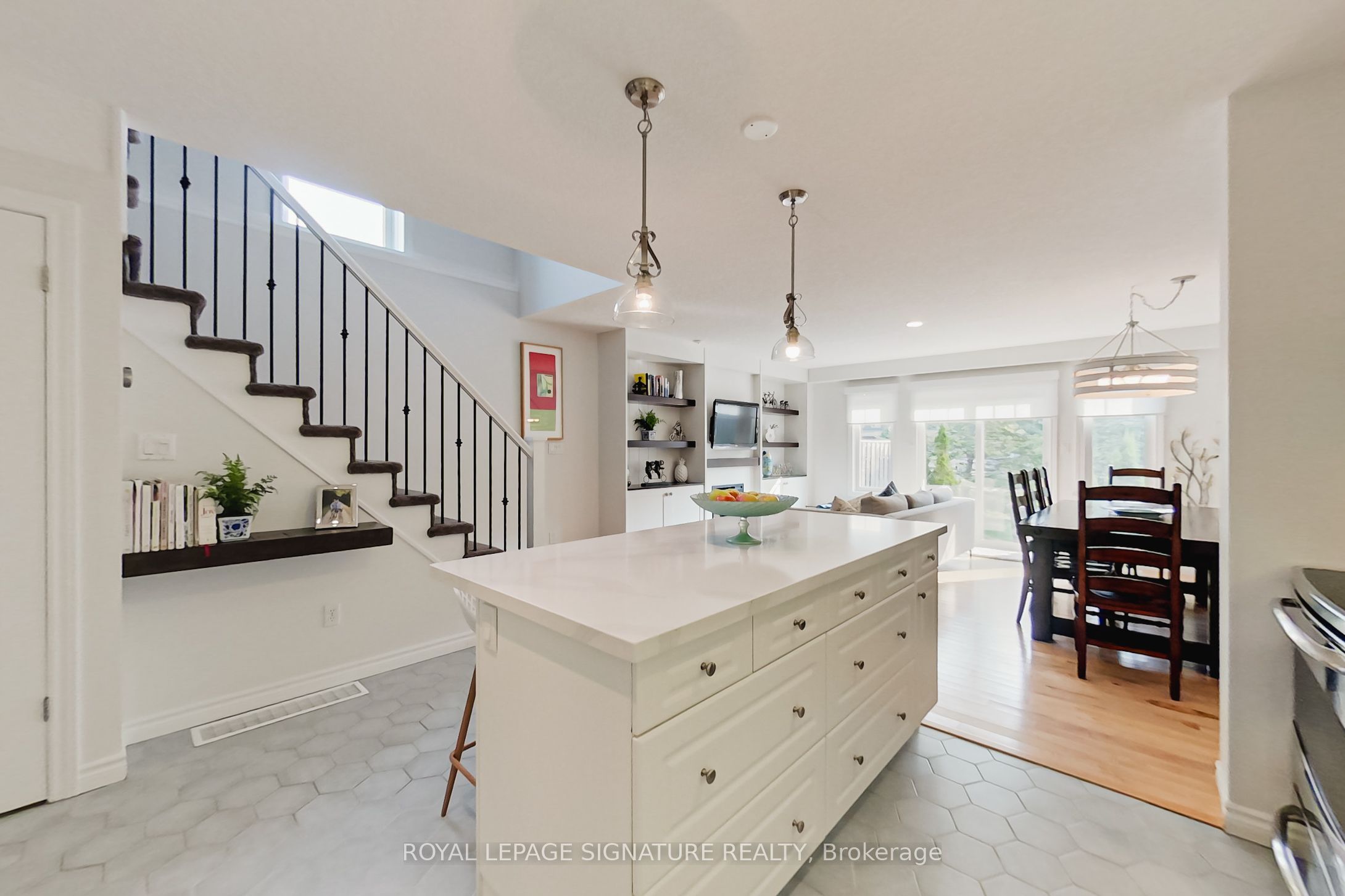 23 Silver Glen Boulevard Property Photo 11