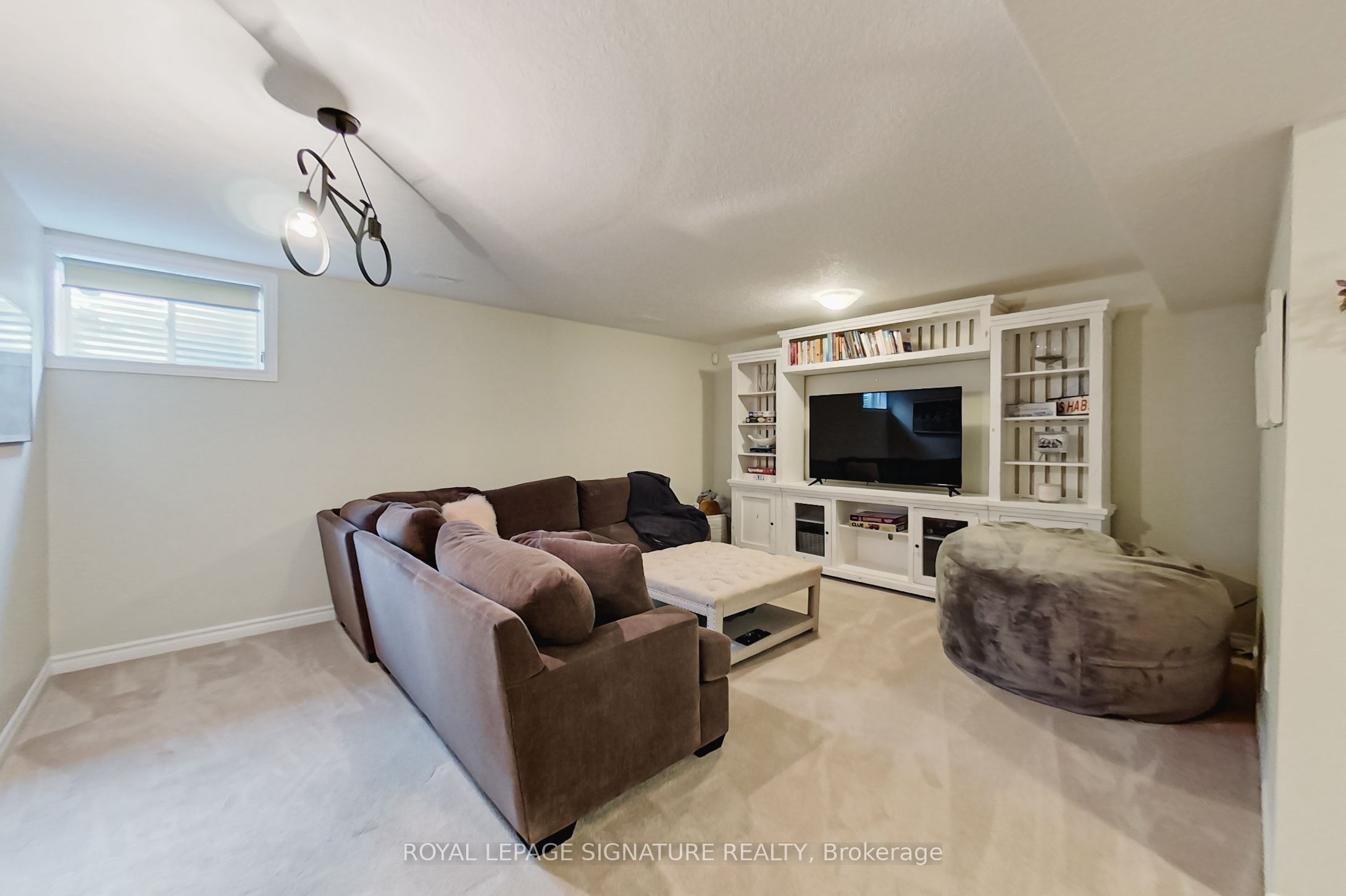 23 Silver Glen Boulevard Property Photo 26