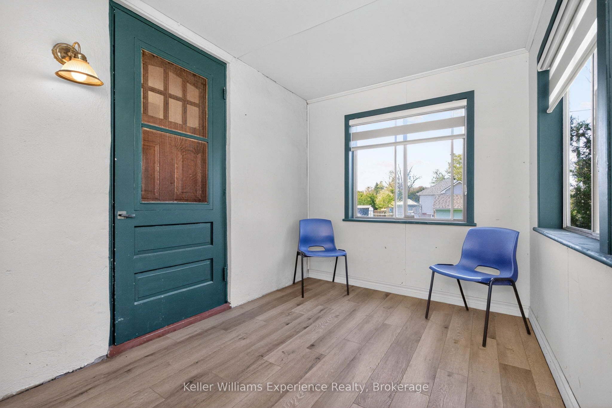 239 Oak Street Property Photo 6