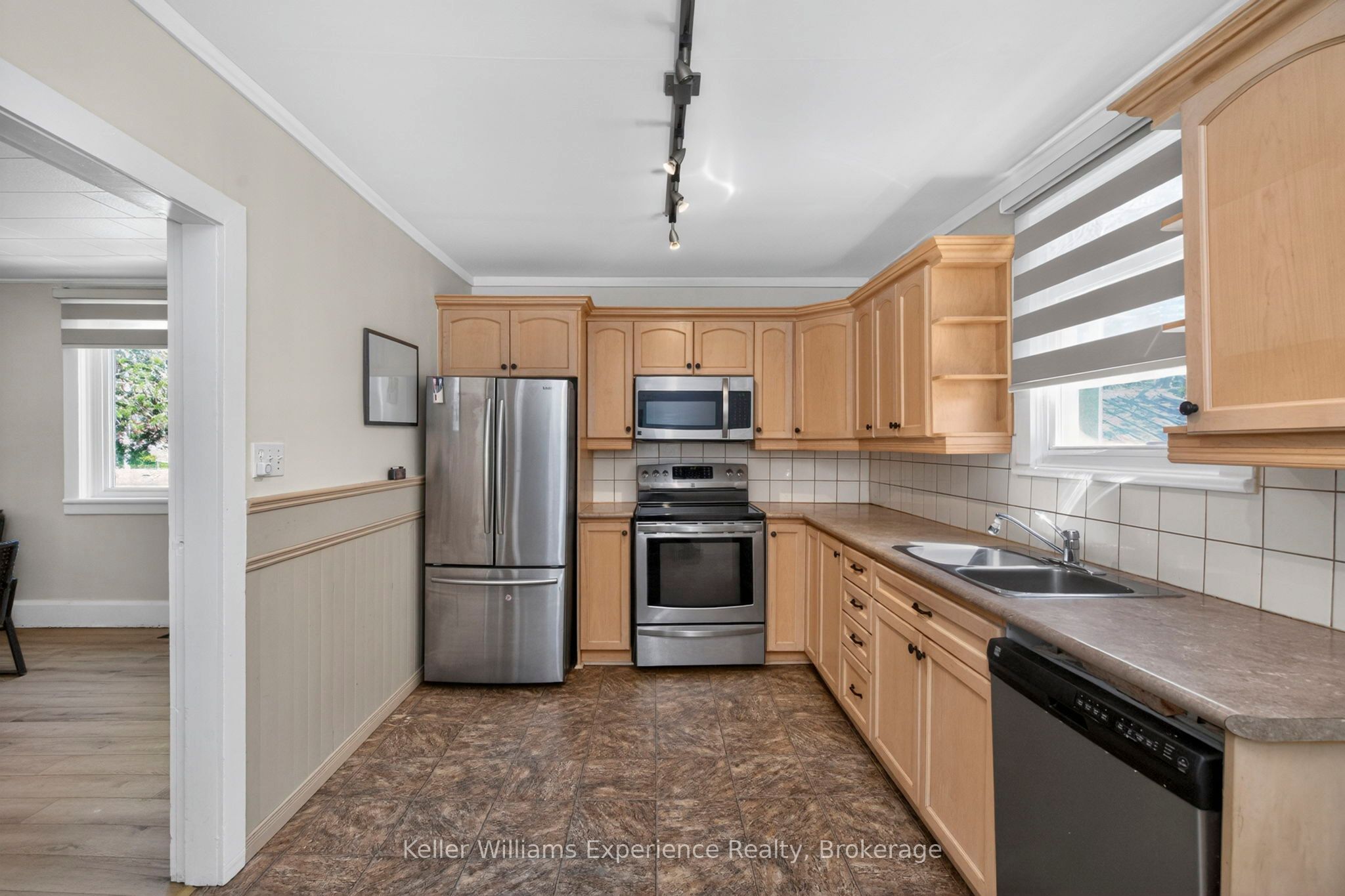 239 Oak Street Property Photo 14