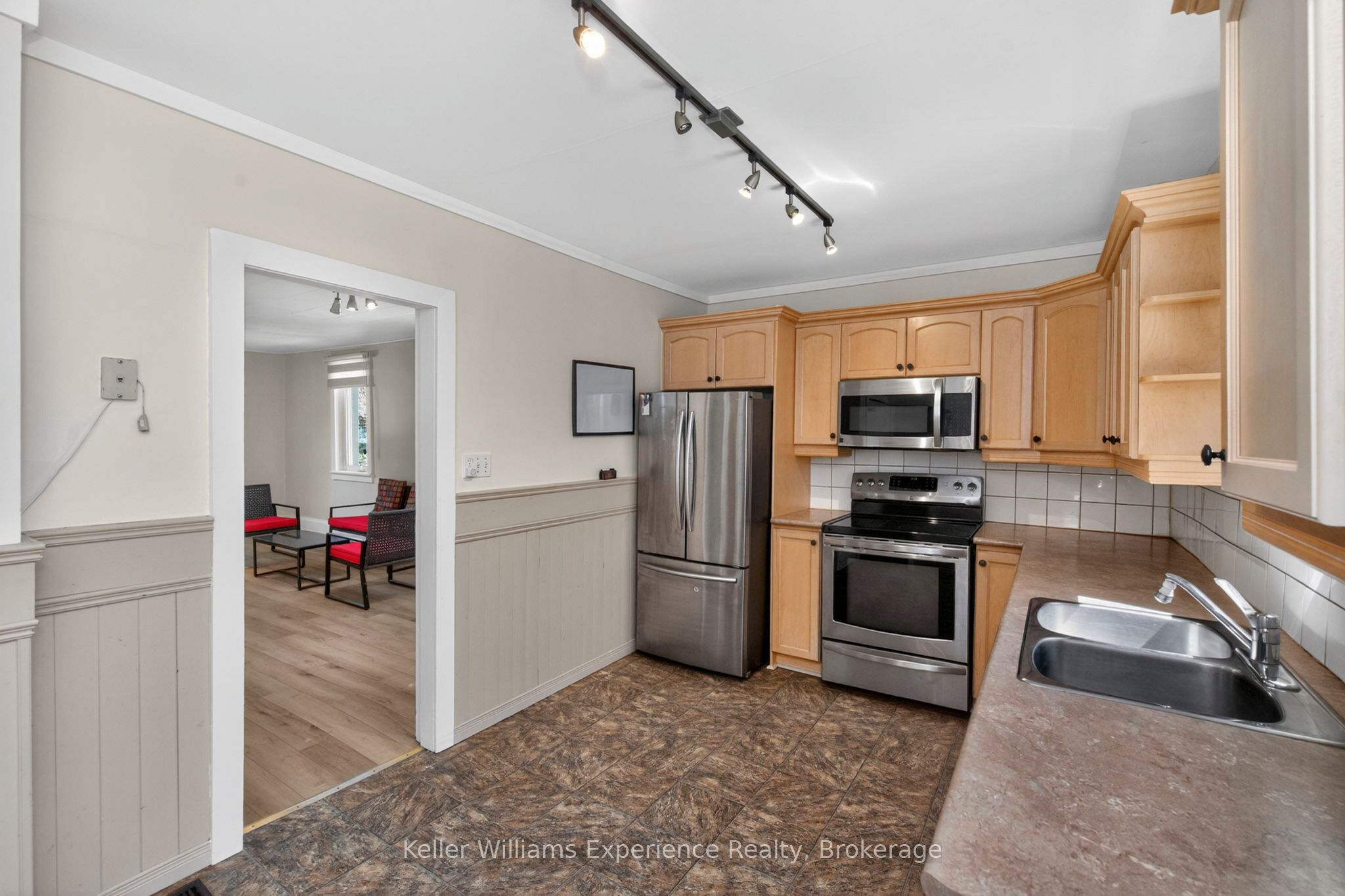 239 Oak Street Property Photo 15
