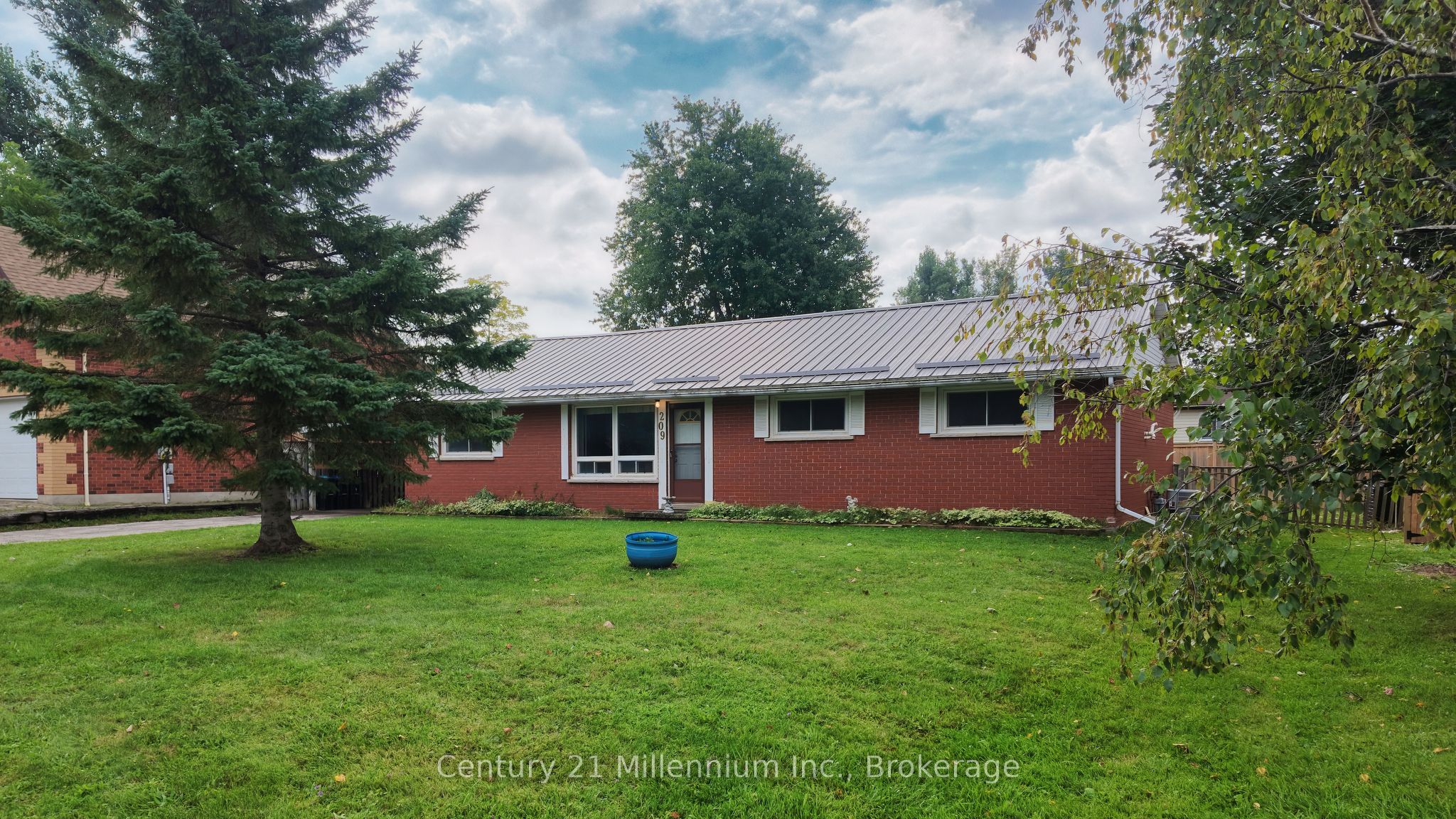 209 John Street Property Photo 1