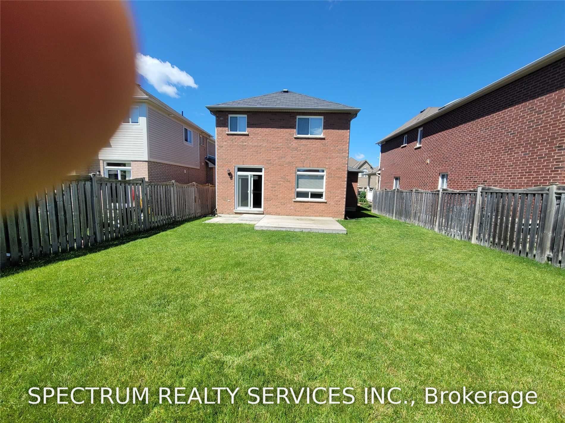 7 Charlemagne Avenue Property Photo 13