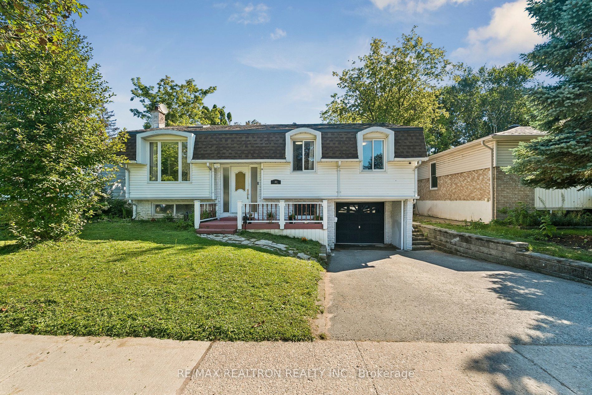 101 Marshall Street Property Photo 1