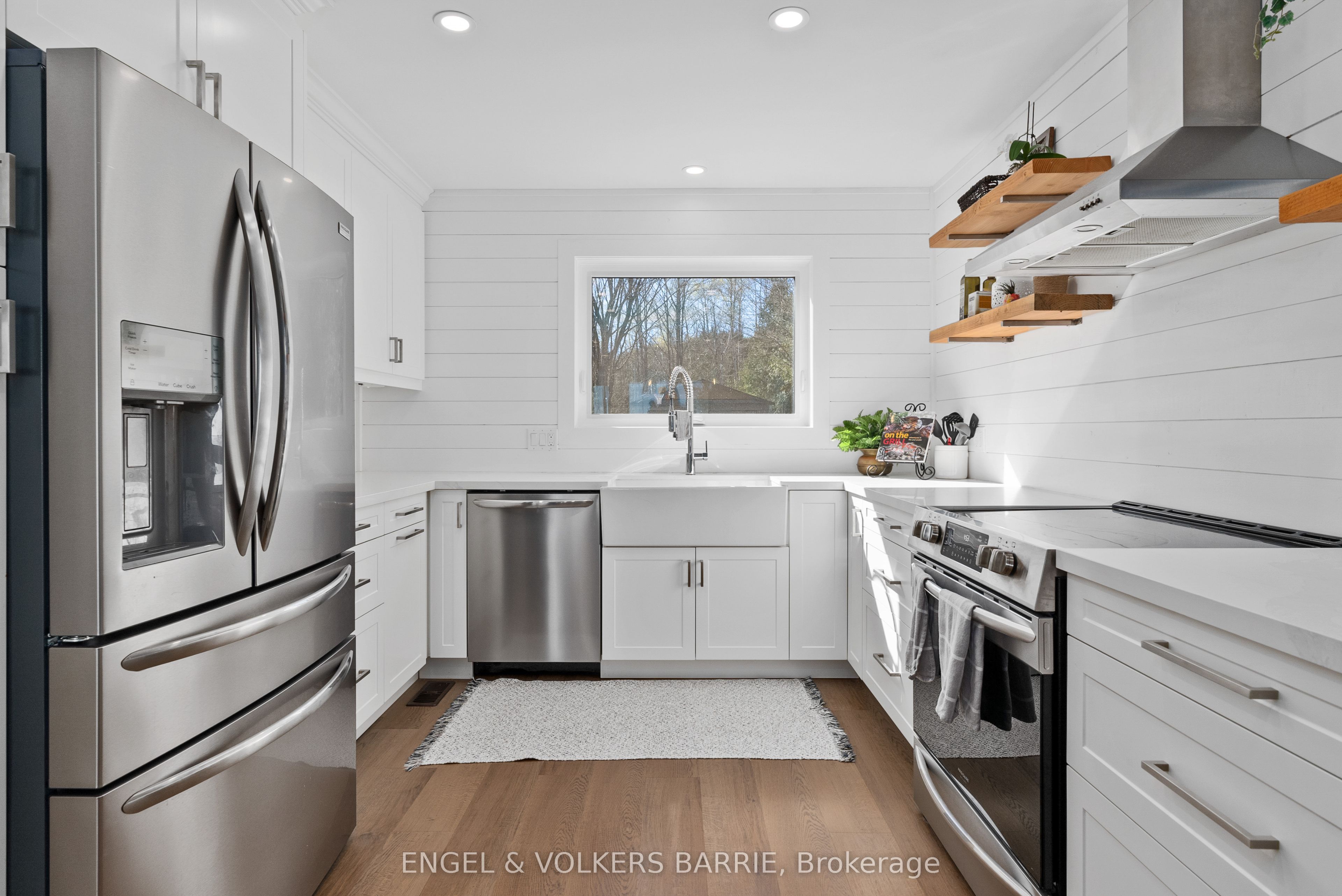 2371 Lakeshore Road E Property Photo 12