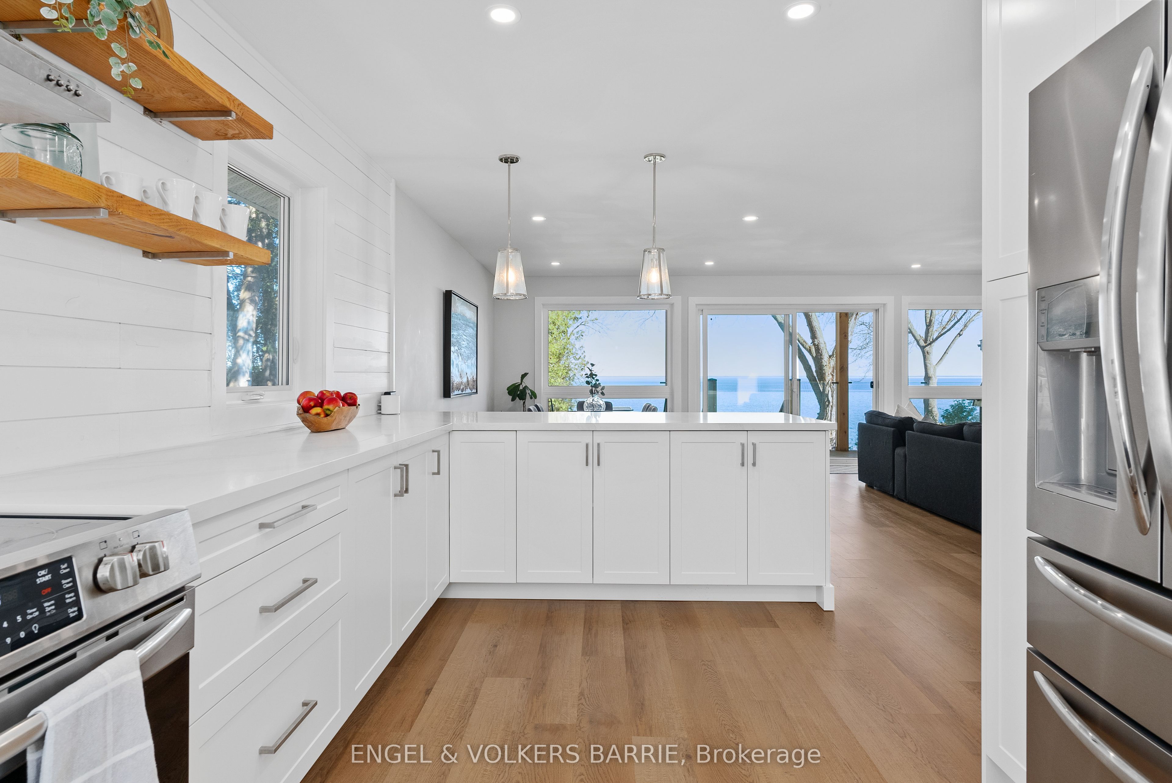 2371 Lakeshore Road E Property Photo 13