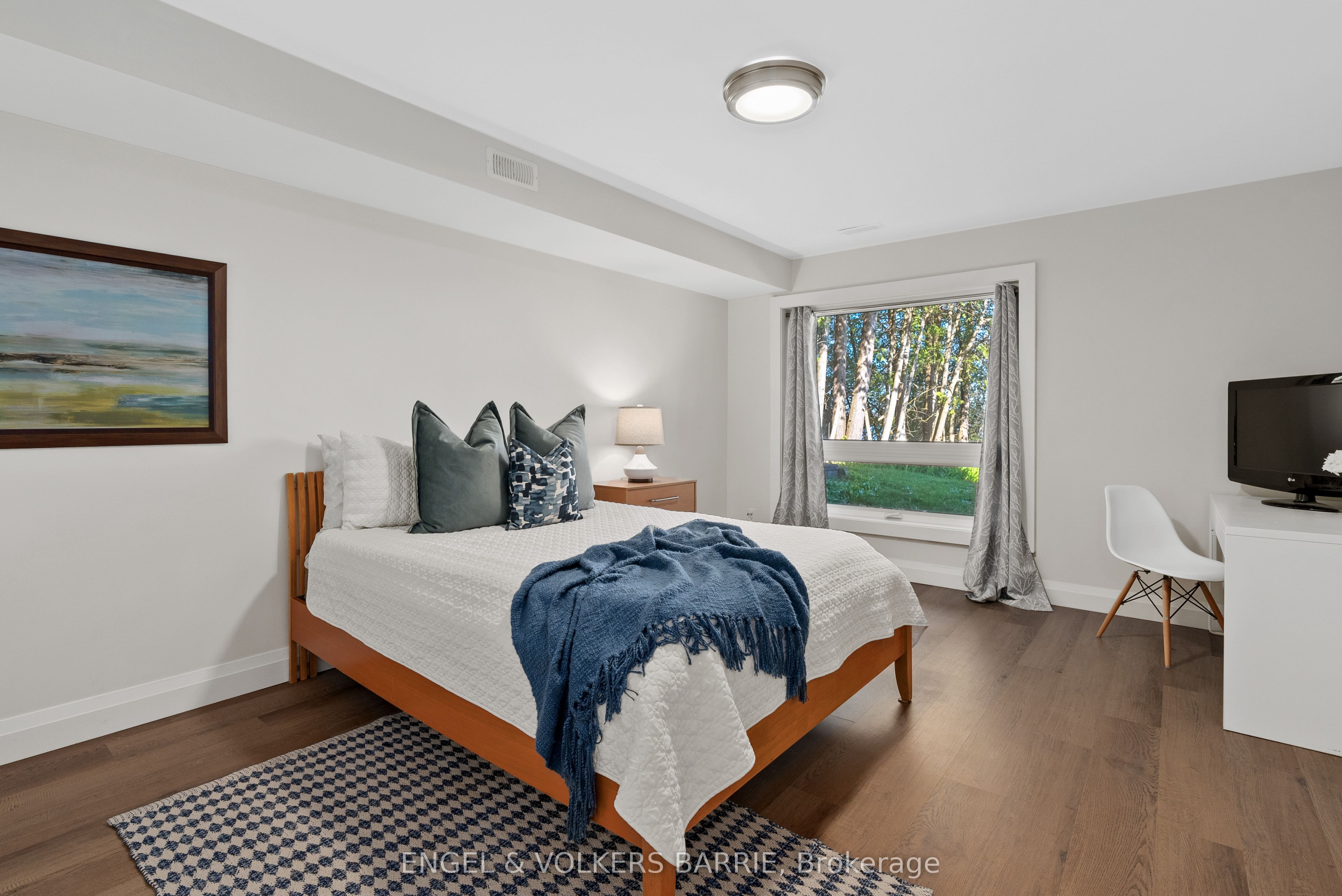 2371 Lakeshore Road E Property Photo 18