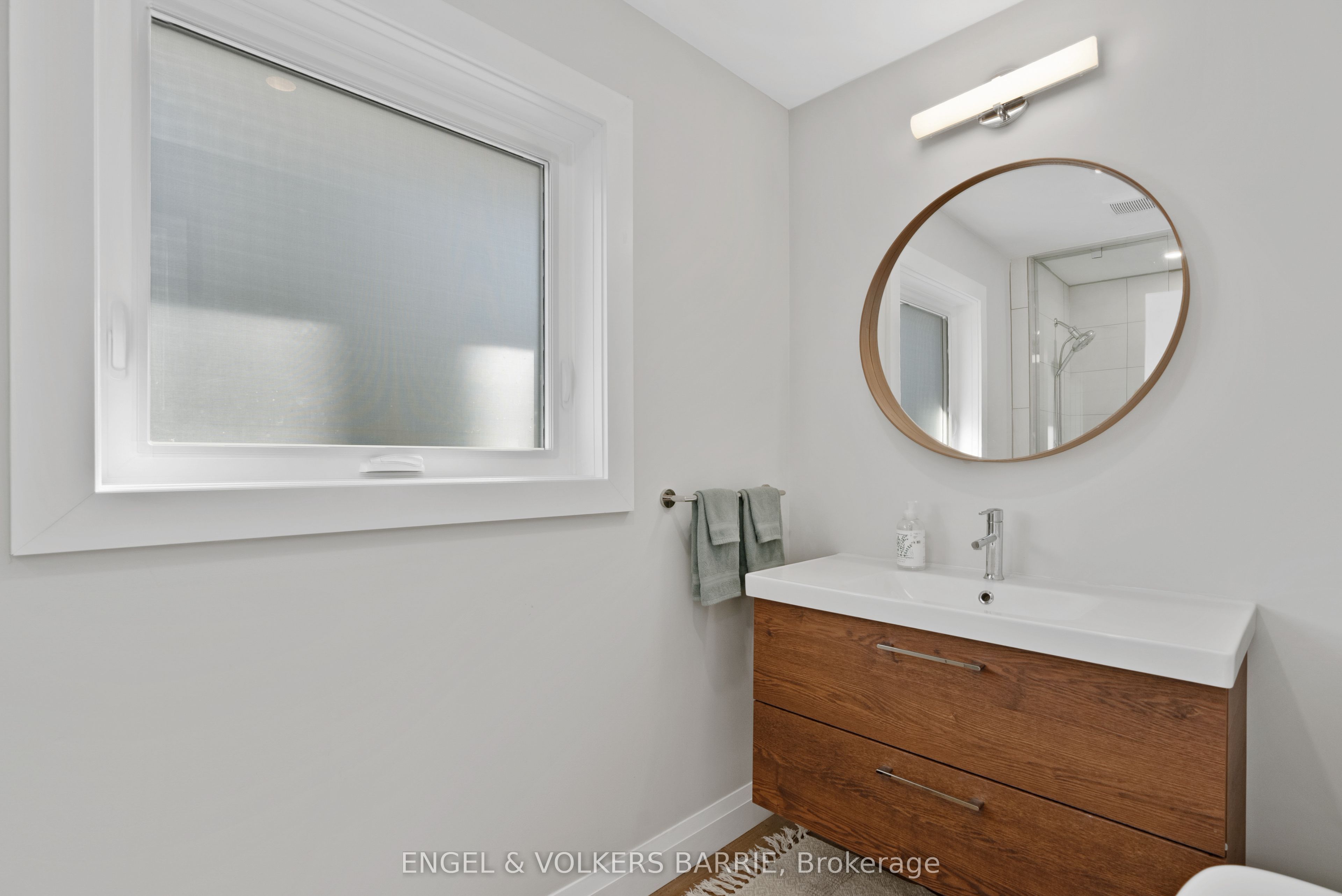 2371 Lakeshore Road E Property Photo 21