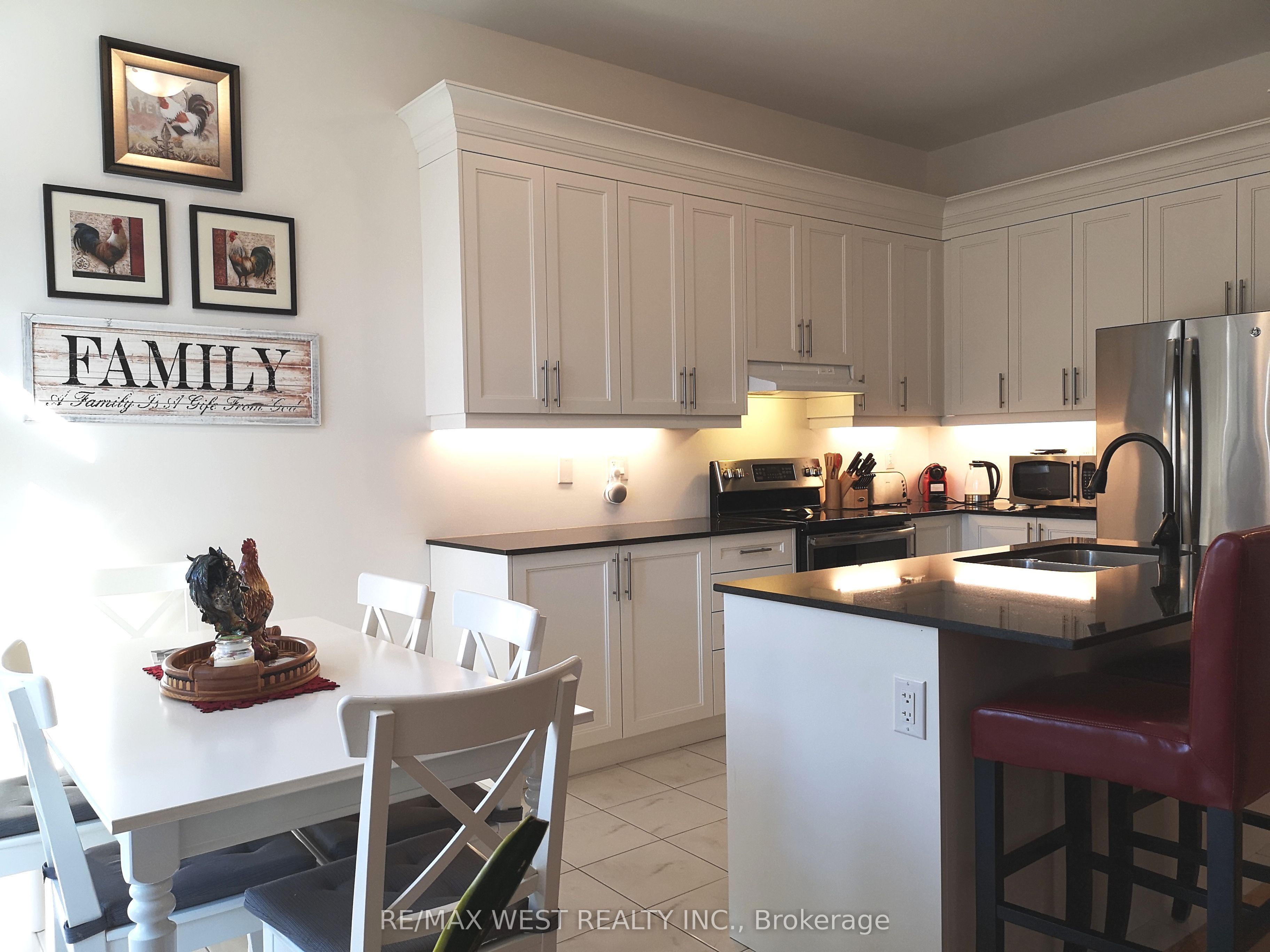 22 Farewell Avenue Property Photo 5