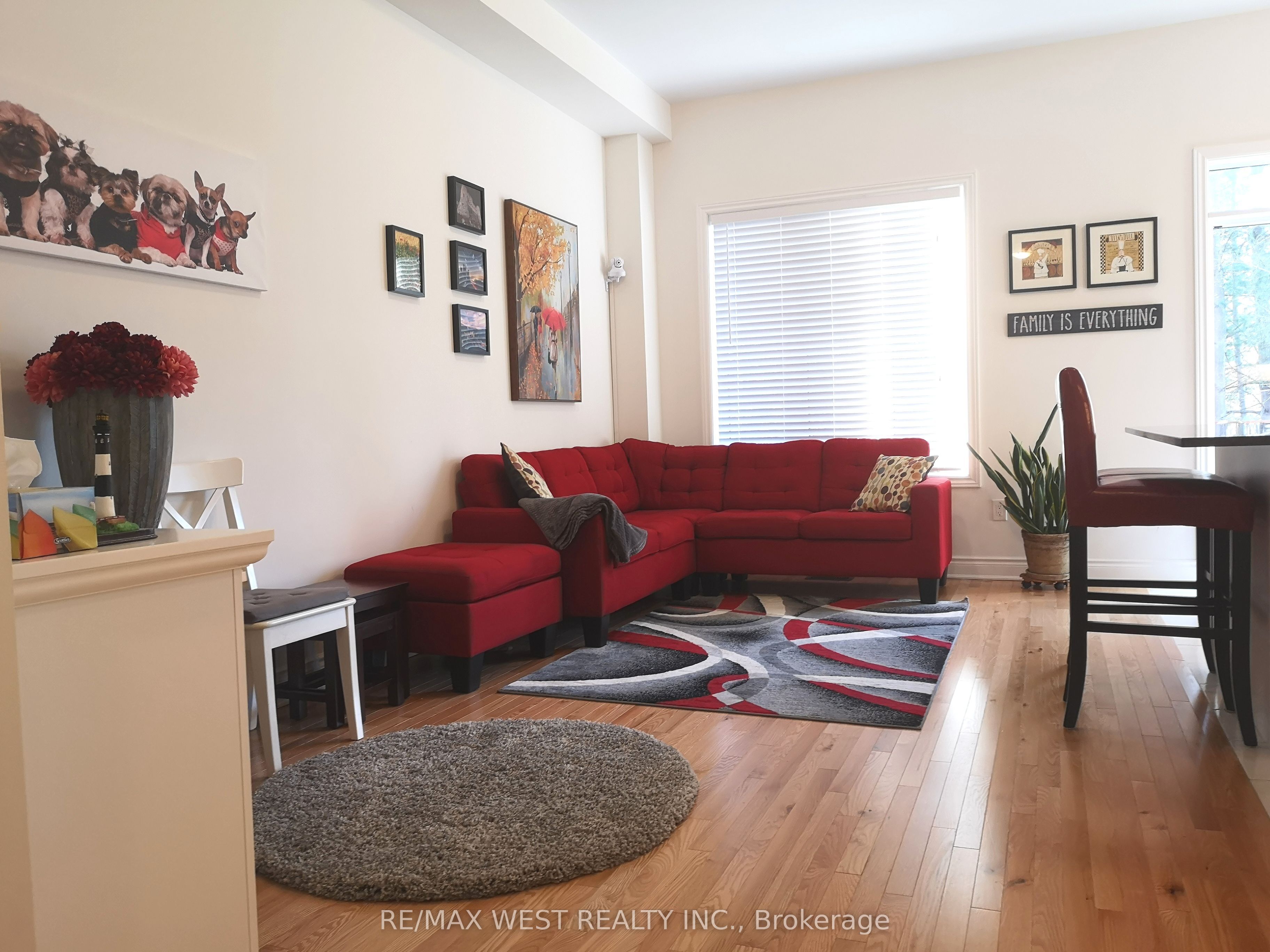 22 Farewell Avenue Property Photo 6
