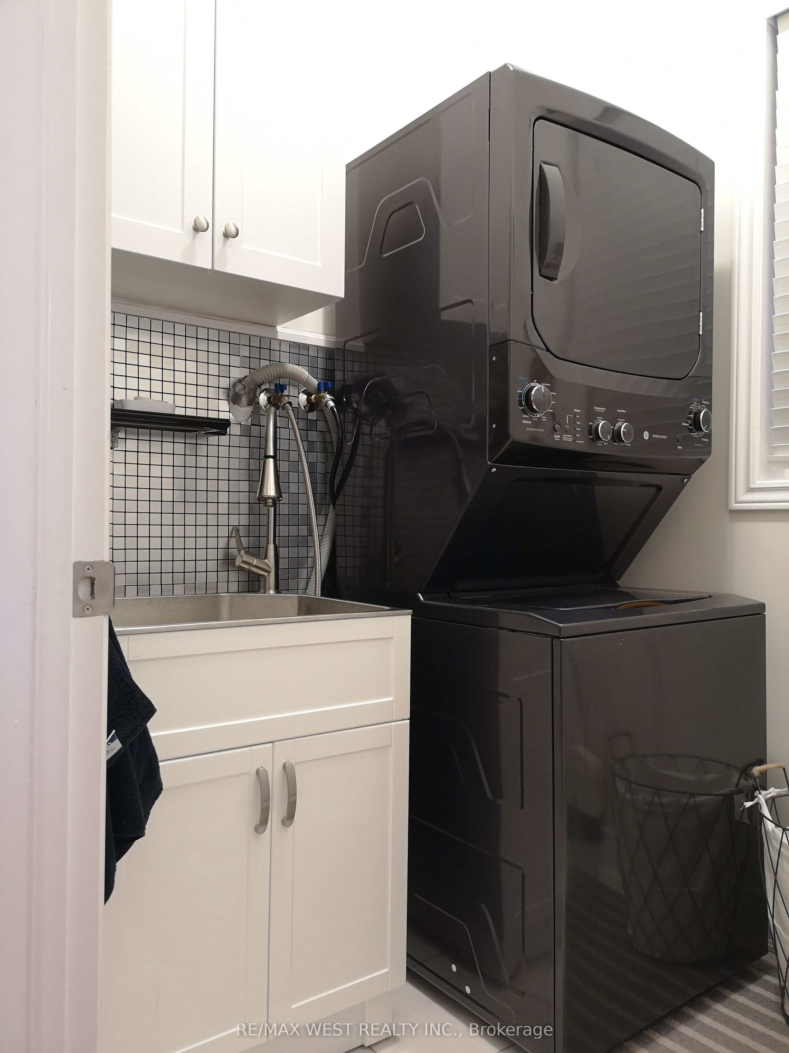 22 Farewell Avenue Property Photo 9