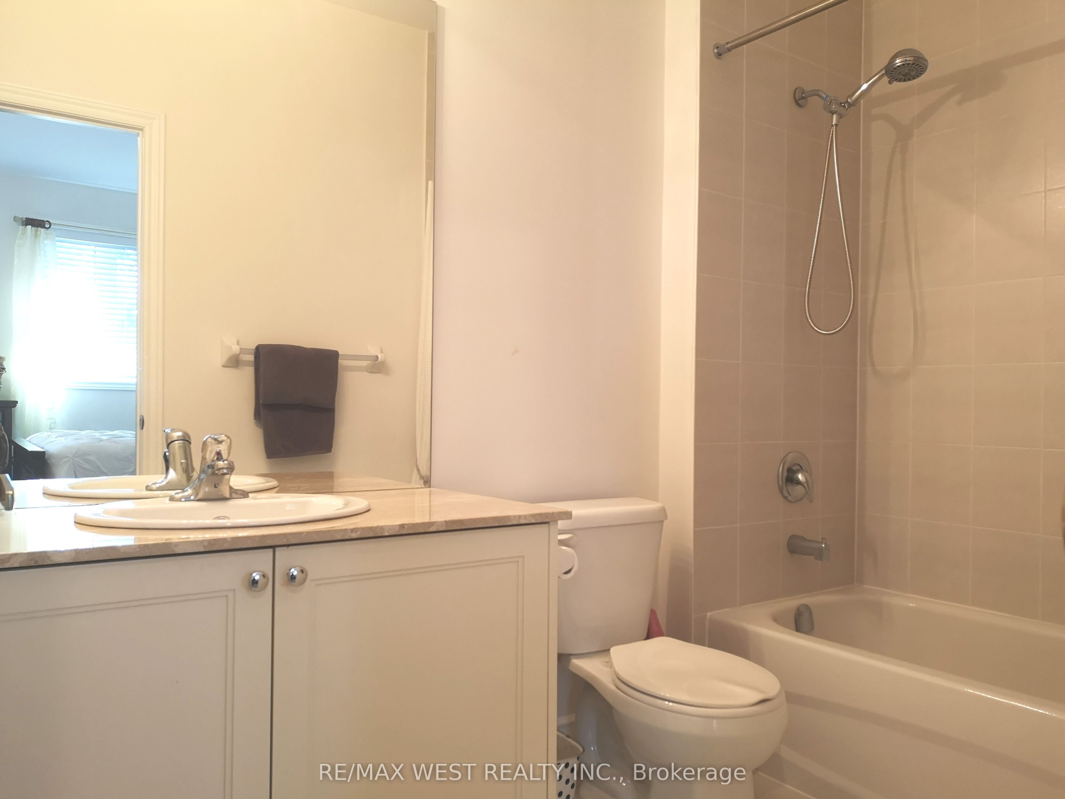22 Farewell Avenue Property Photo 13