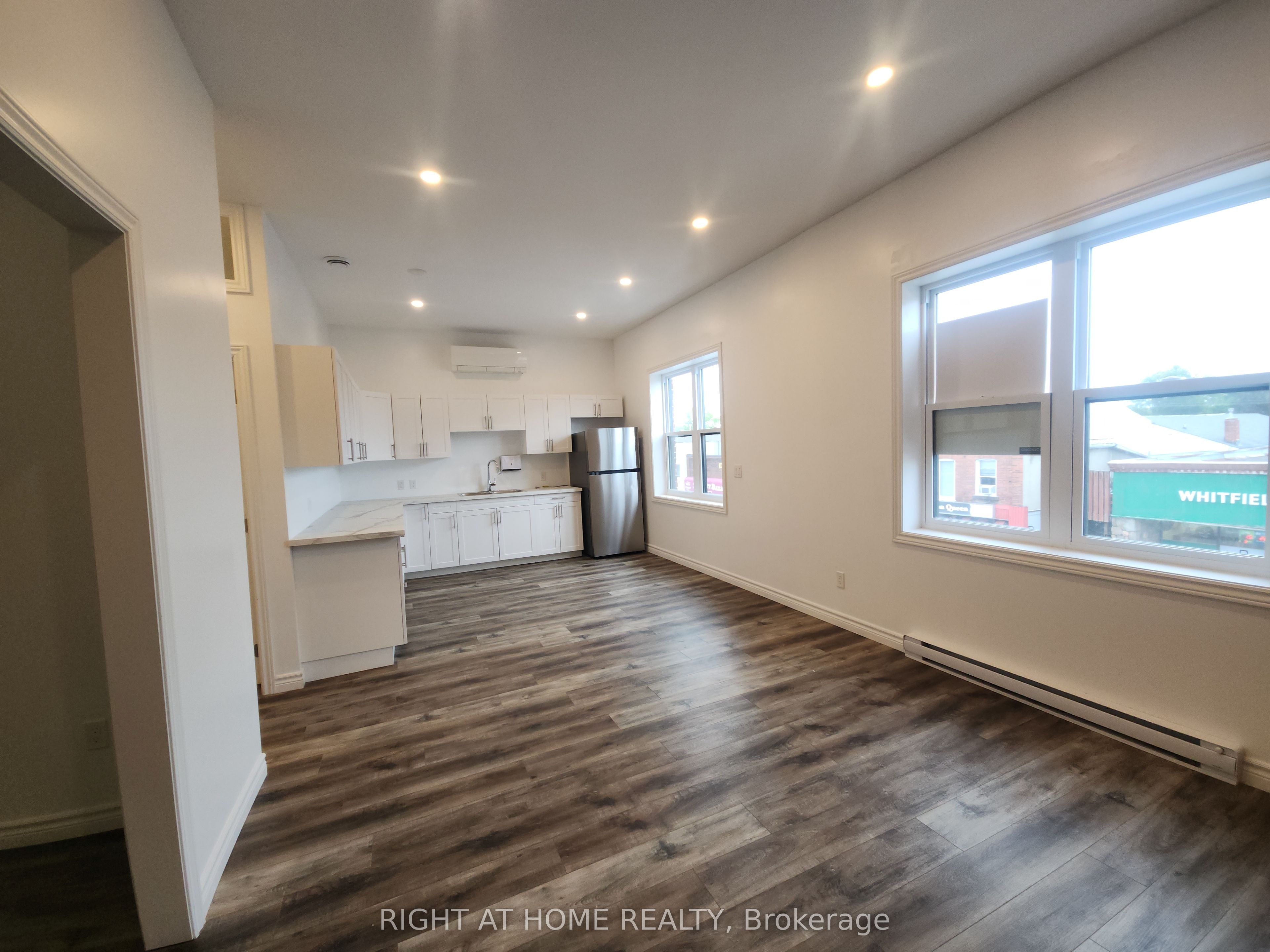 9 W Queen Street W 202 Property Photo 5