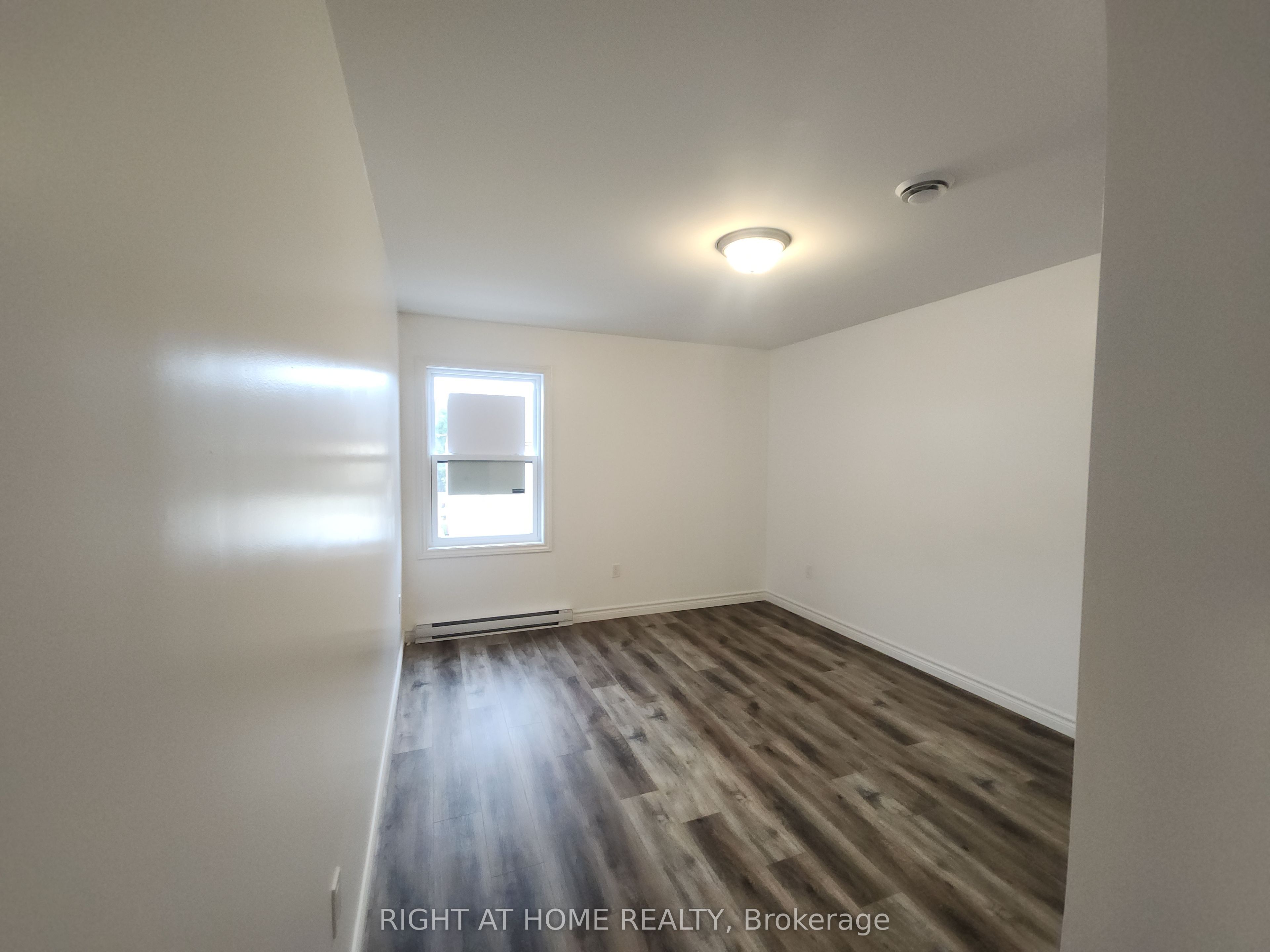 9 W Queen Street W 202 Property Photo 15