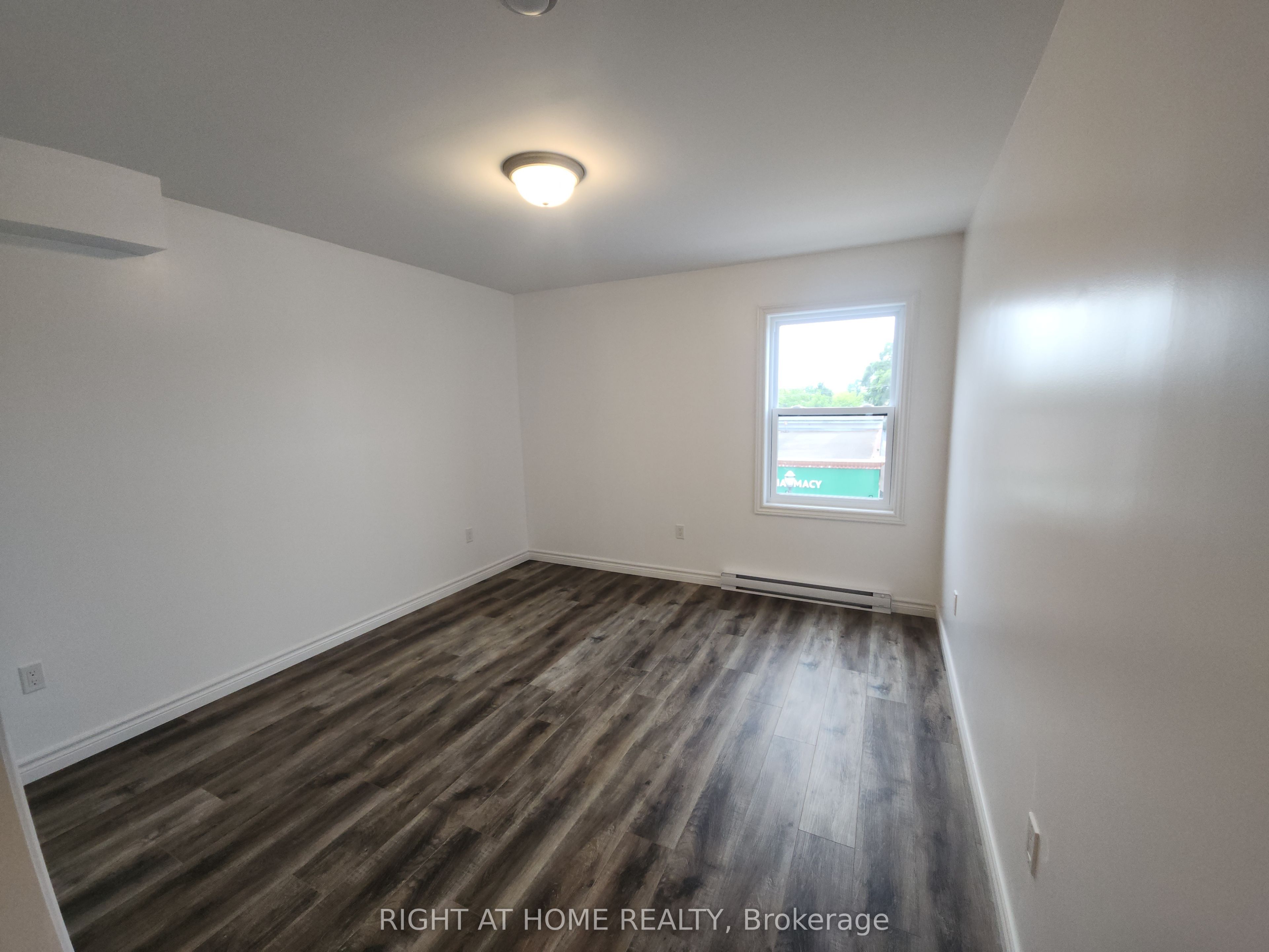 9 W Queen Street W 202 Property Photo 17