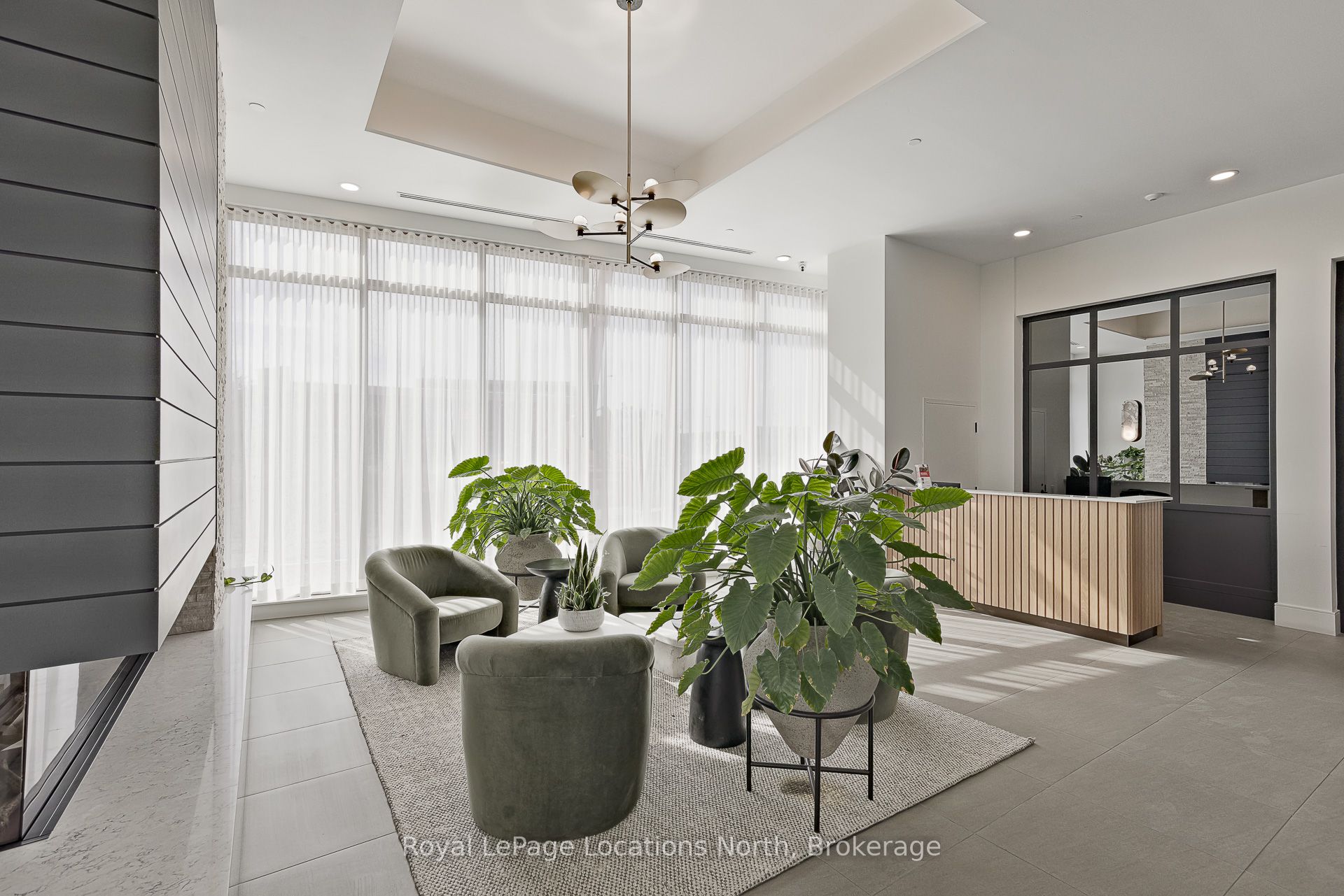 31 Huron Street 203 Property Photo 7