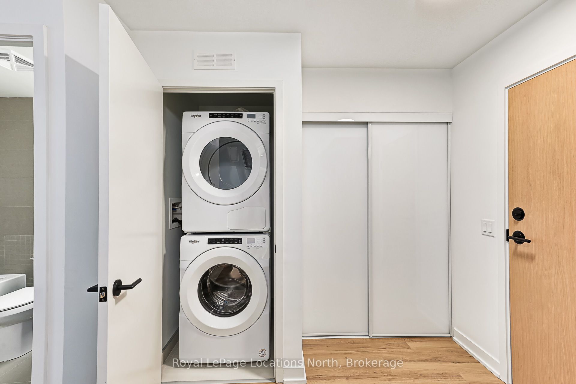 31 Huron Street 203 Property Photo 12