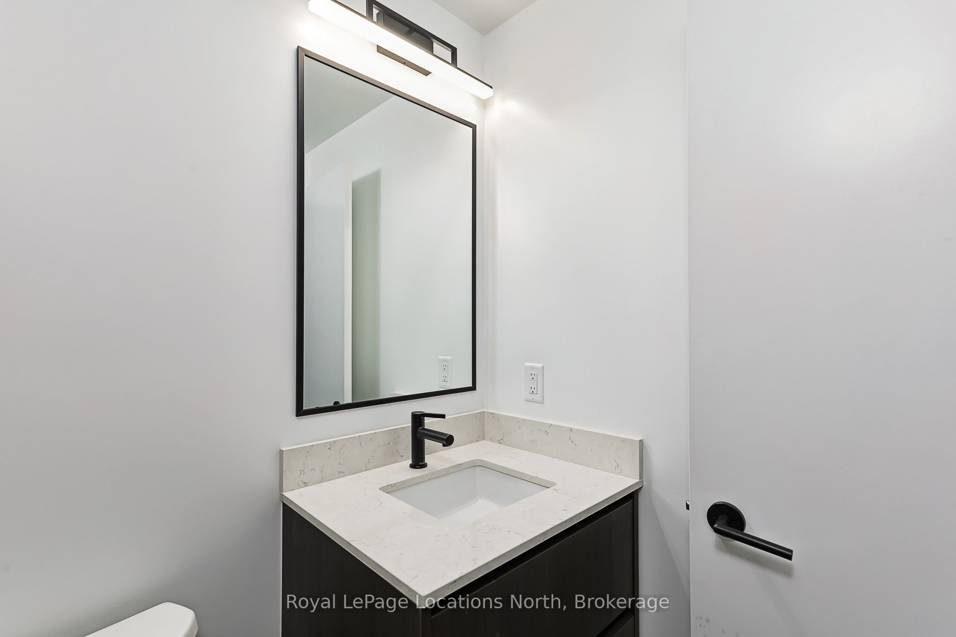 31 Huron Street 203 Property Photo 15