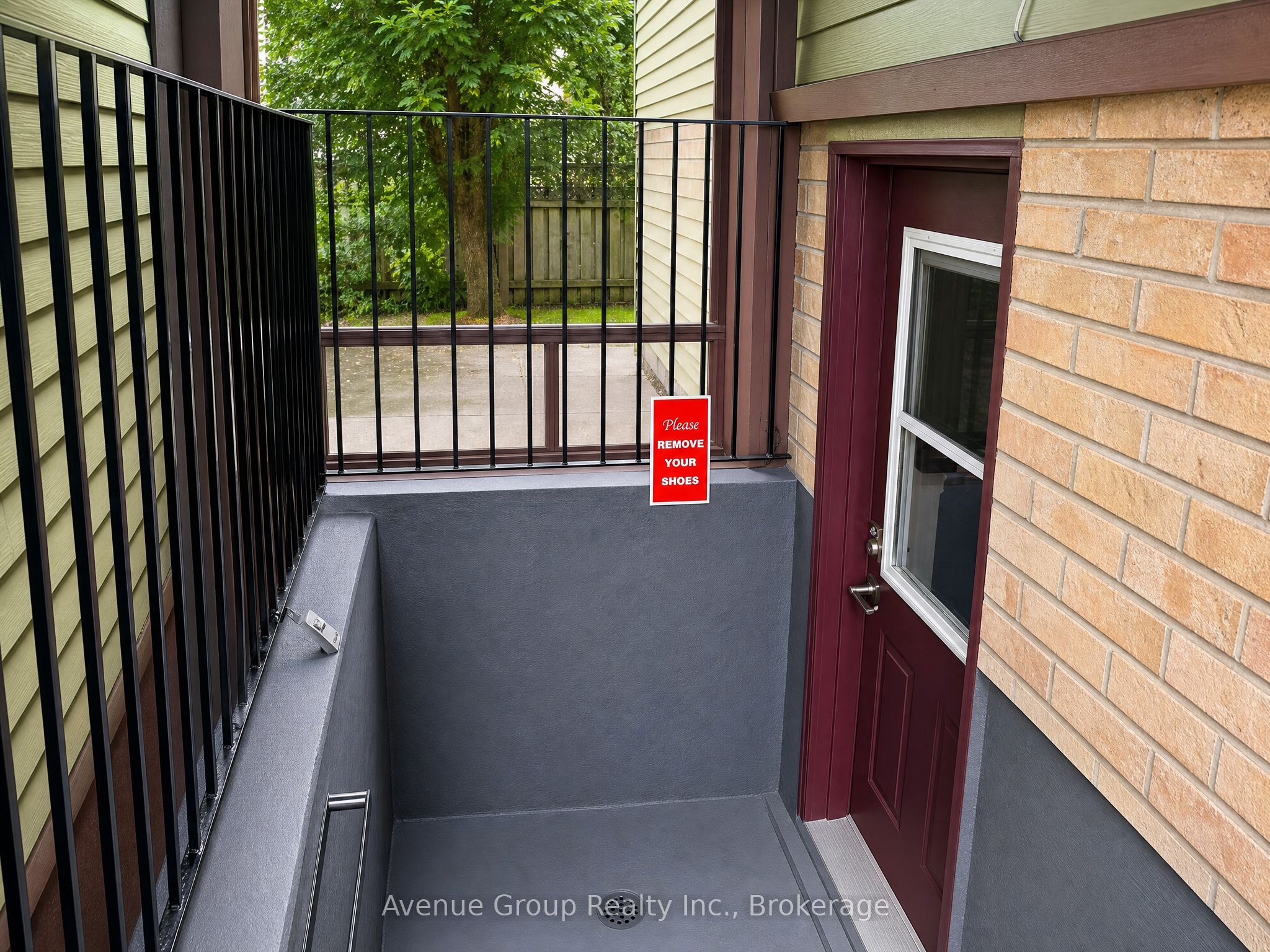 54 Leggott Avenue Lower Property Photo 3