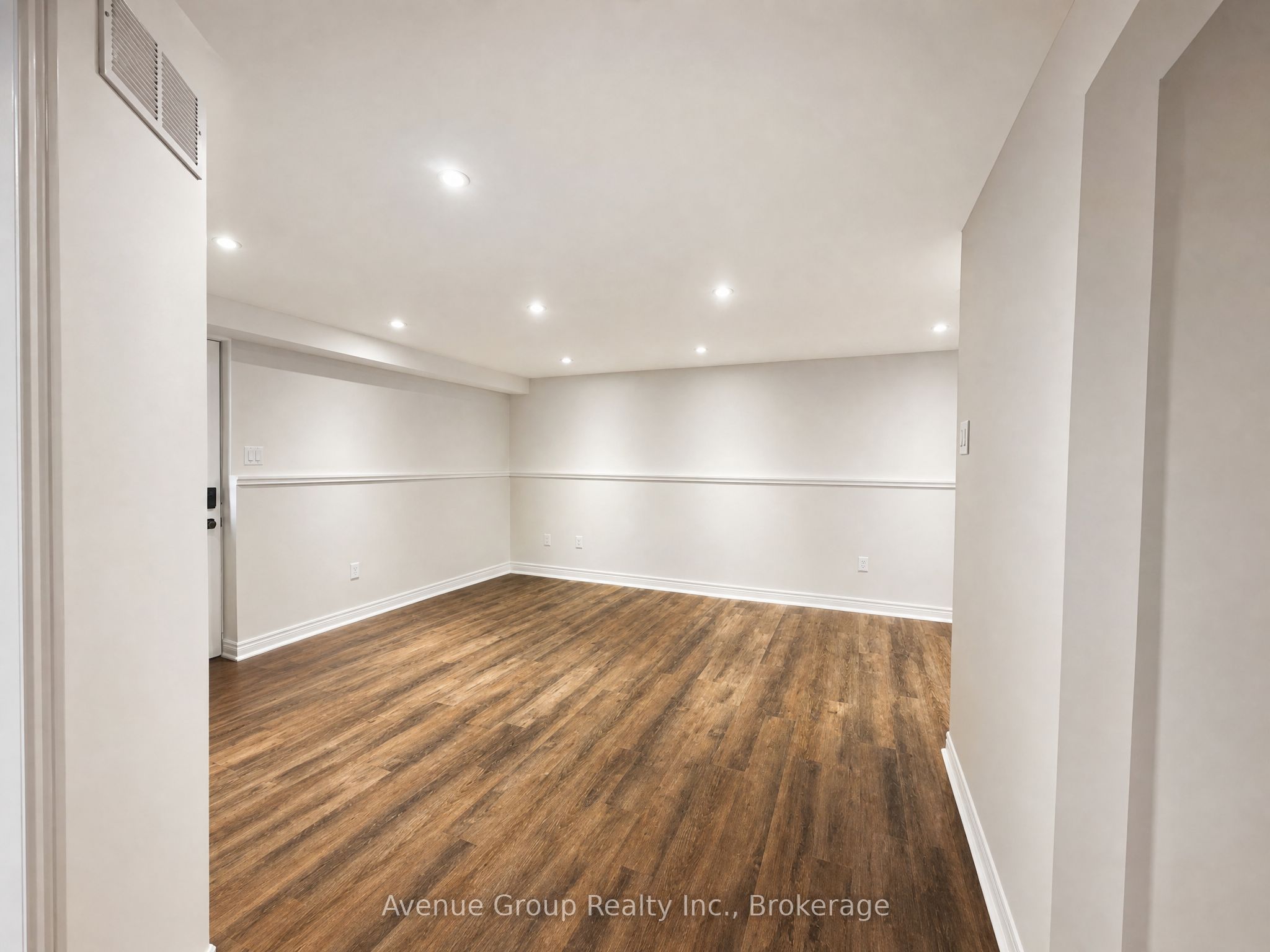 54 Leggott Avenue Lower Property Photo 9