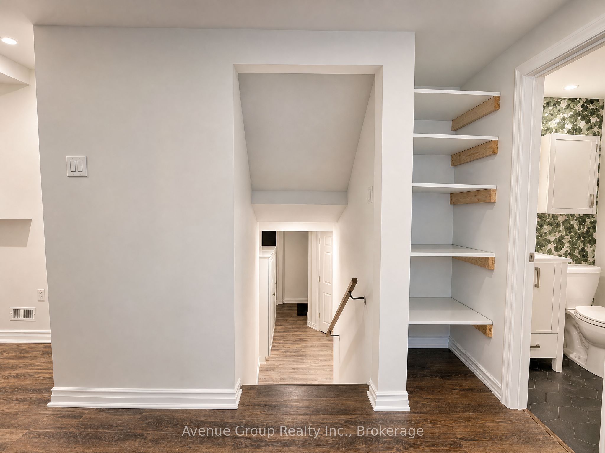 54 Leggott Avenue Lower Property Photo 10